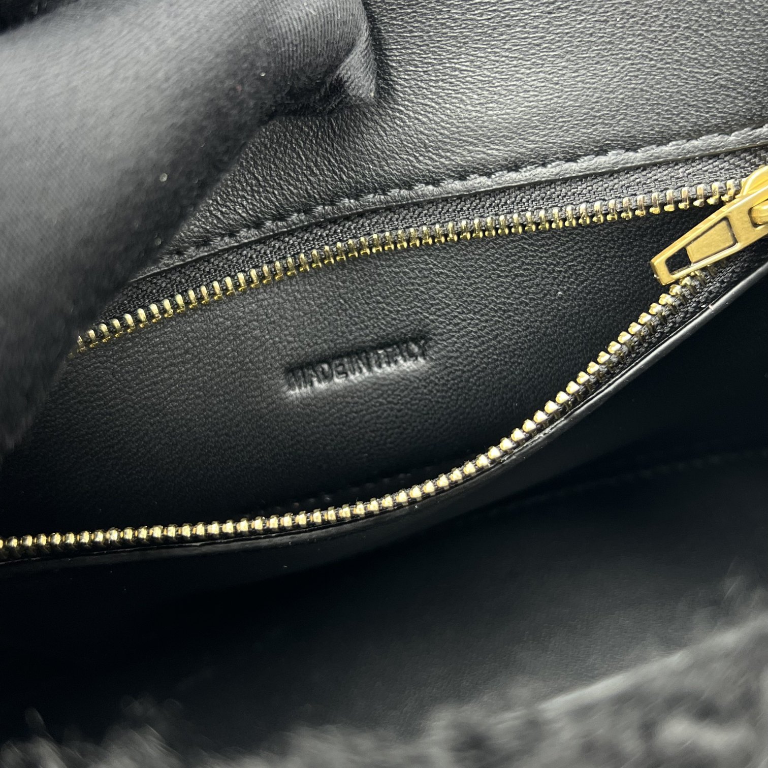 Ba1en*iaga Furry Hourglass Small Handbag Black/Grey/Pink For Women‎ 9.4in/23.8cm 676365210FU1000
