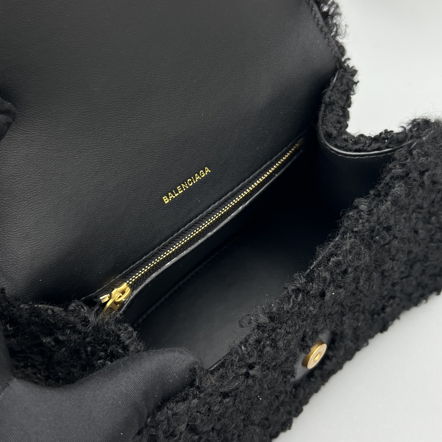Ba1en*iaga Furry Hourglass Small Handbag Black/Grey/Pink For Women‎ 9.4in/23.8cm 676365210FU1000