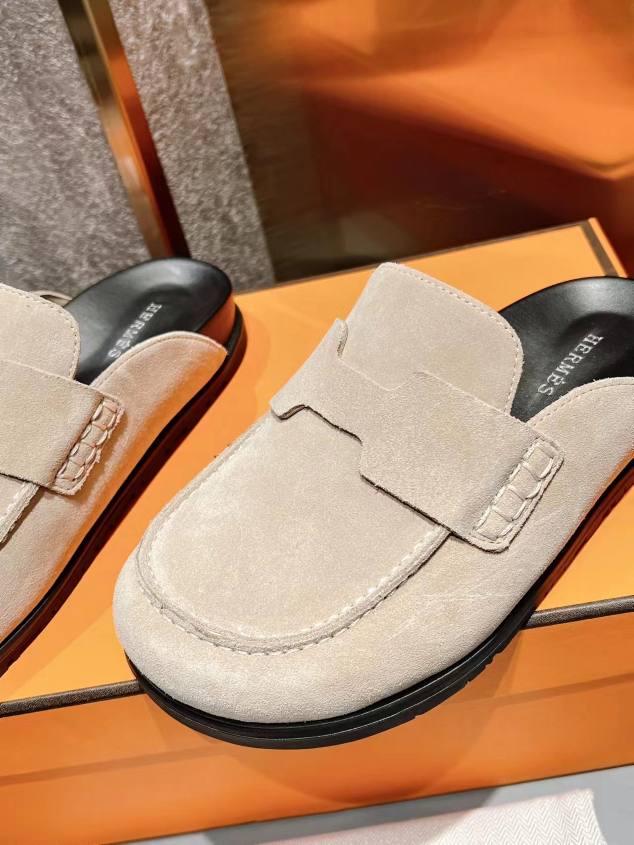 H**me5 Go Mule Beige For Women