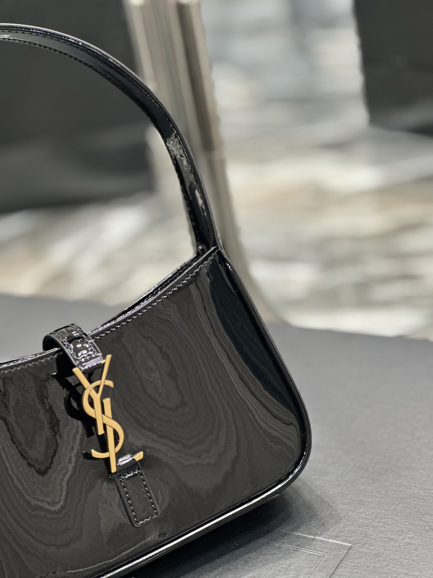 Sa1nt Lau*nt Le 5 A 7 Mini Black For Women‎ 7.5in/19cm 7103180UF0W1000