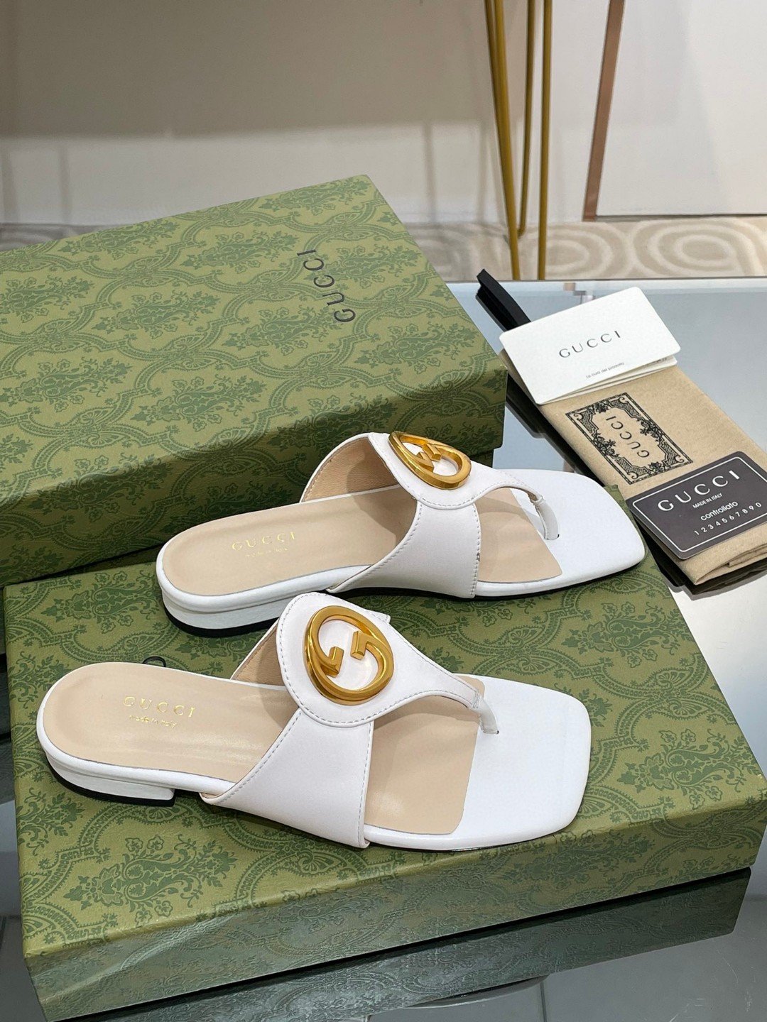 Gvc*1 Blondie Thong Sandal White For Women 739048 C9D00 9022