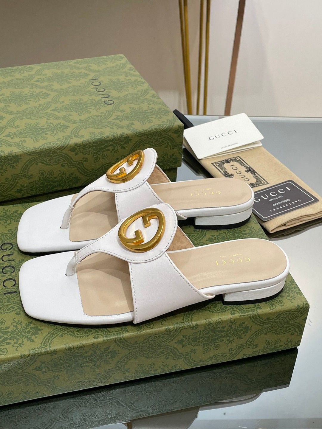 Gvc*1 Blondie Thong Sandal White For Women 739048 C9D00 9022