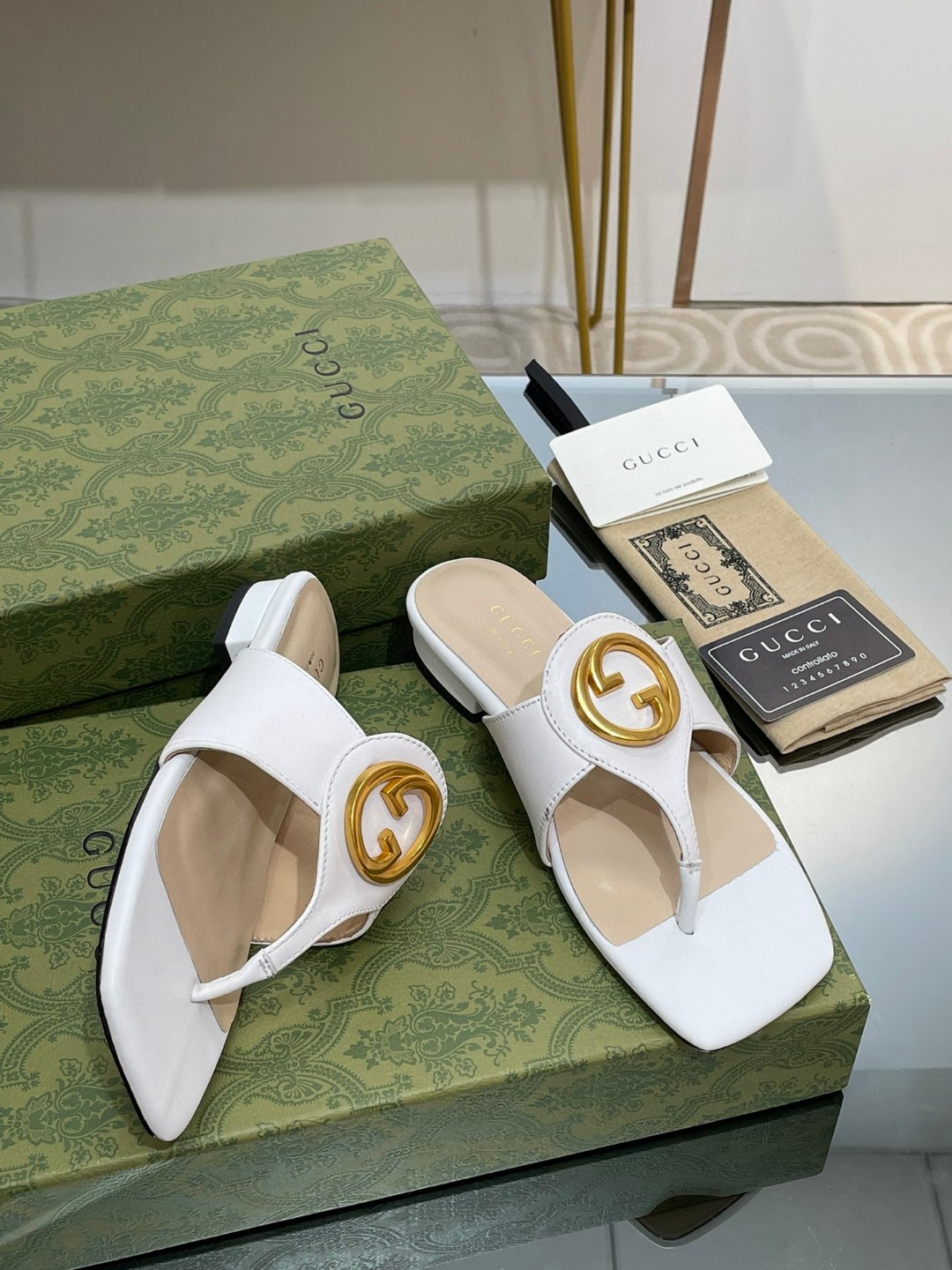Gvc*1 Blondie Thong Sandal White For Women 739048 C9D00 9022