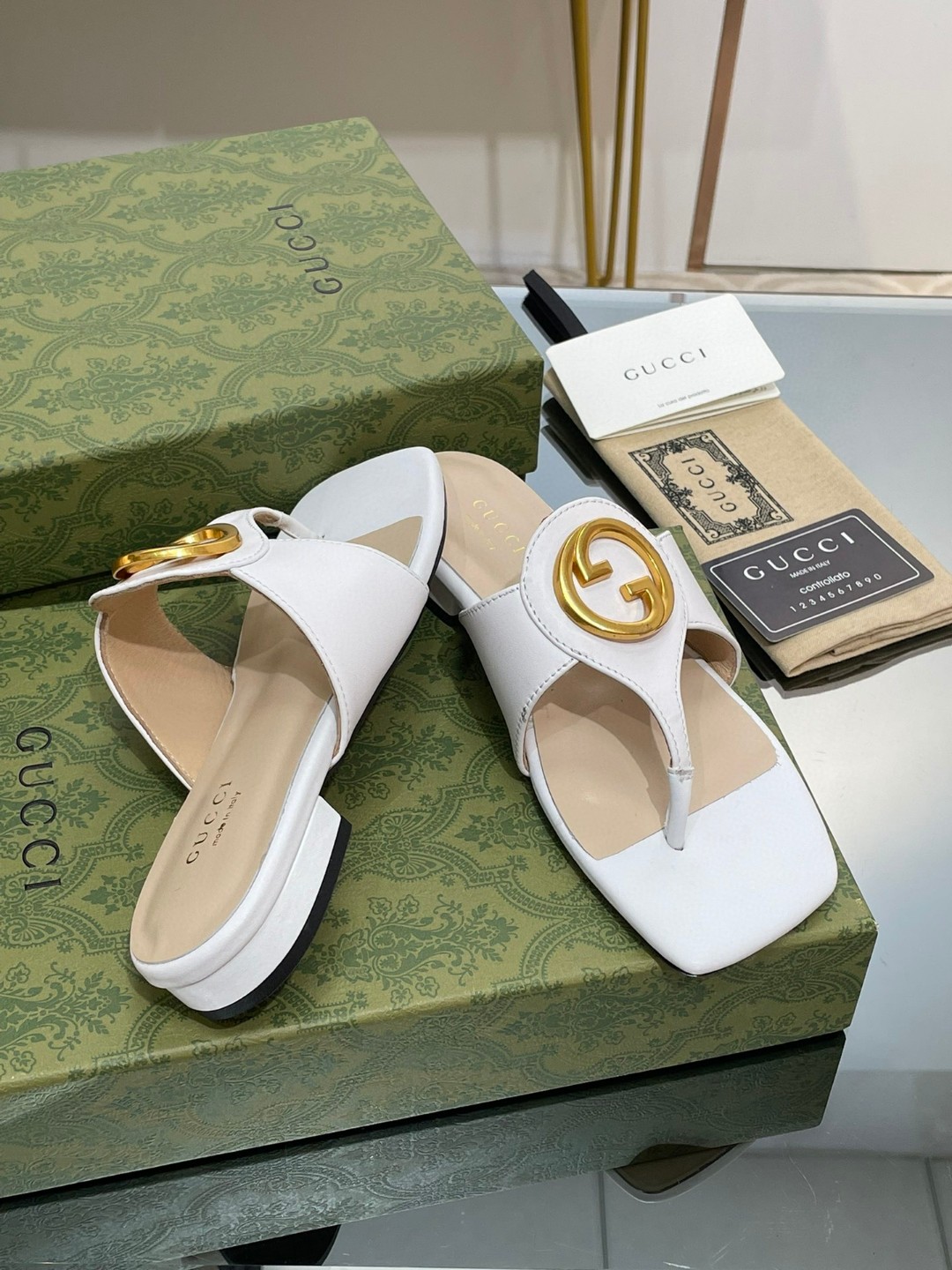 Gvc*1 Blondie Thong Sandal White For Women 739048 C9D00 9022