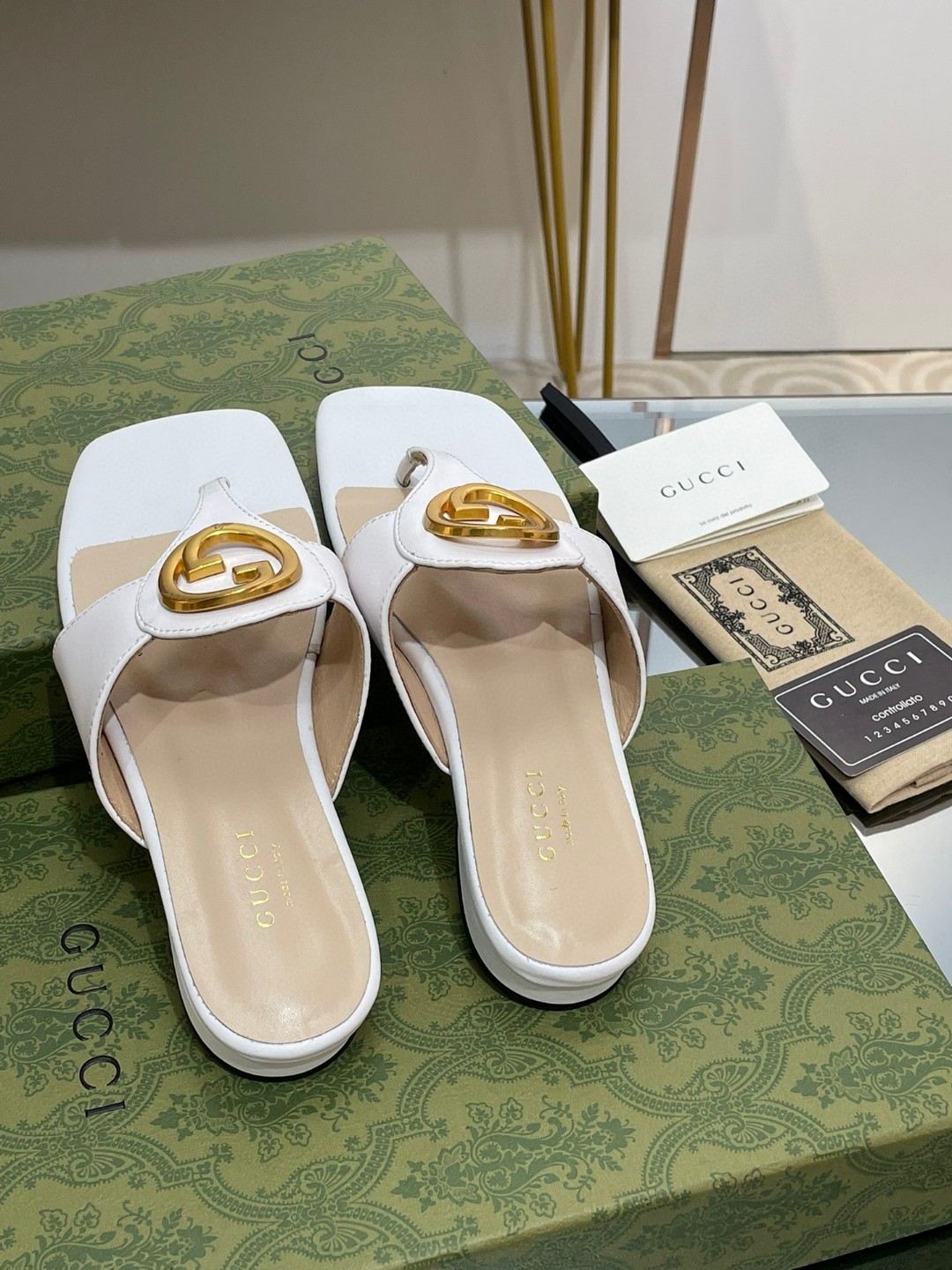 Gvc*1 Blondie Thong Sandal White For Women 739048 C9D00 9022