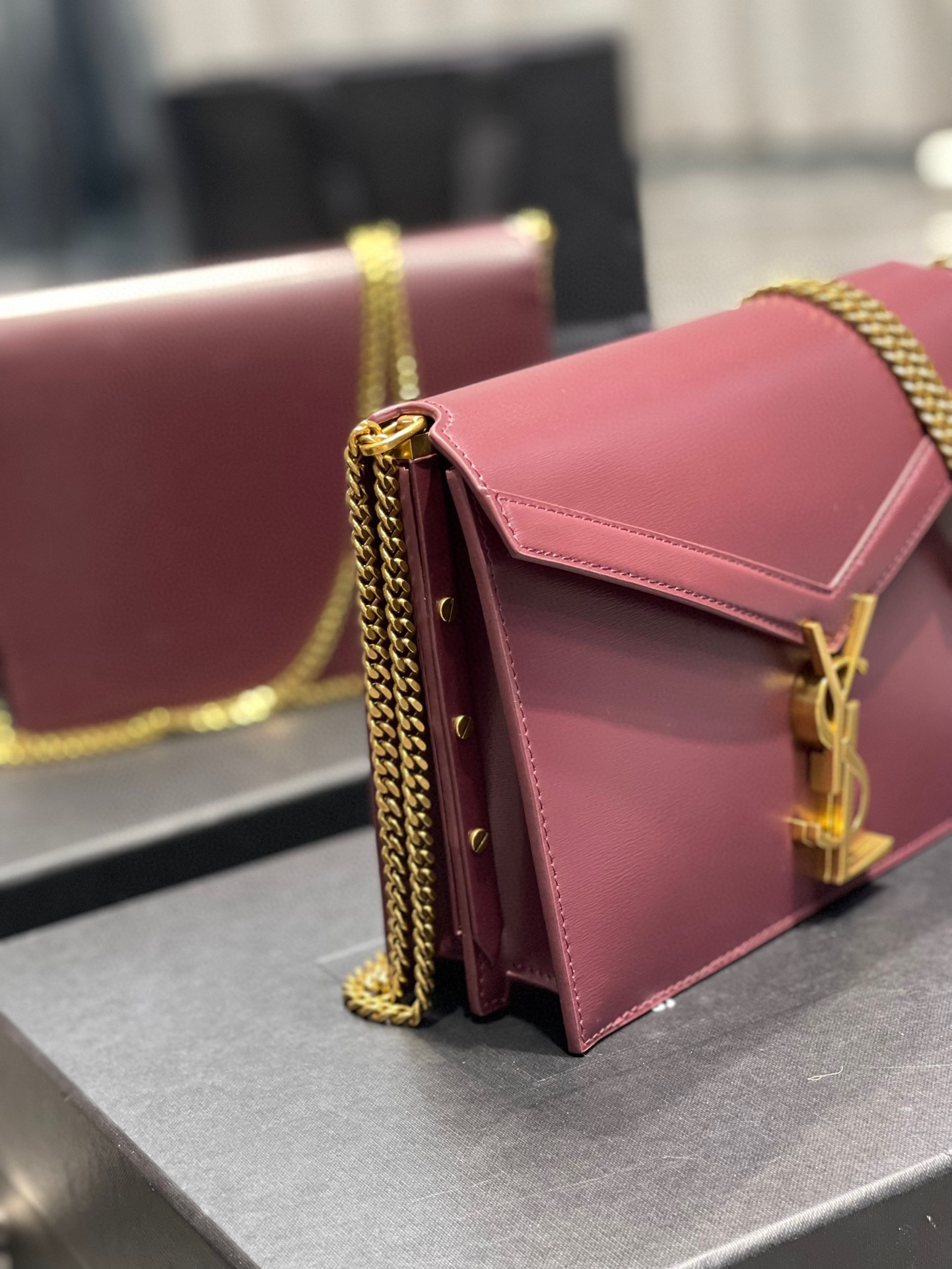 Sa1nt Lau*nt Cassandra Medium Chain Bag Black/White/Red/Green/Burgundy For Women‎ 8.6in/22cm