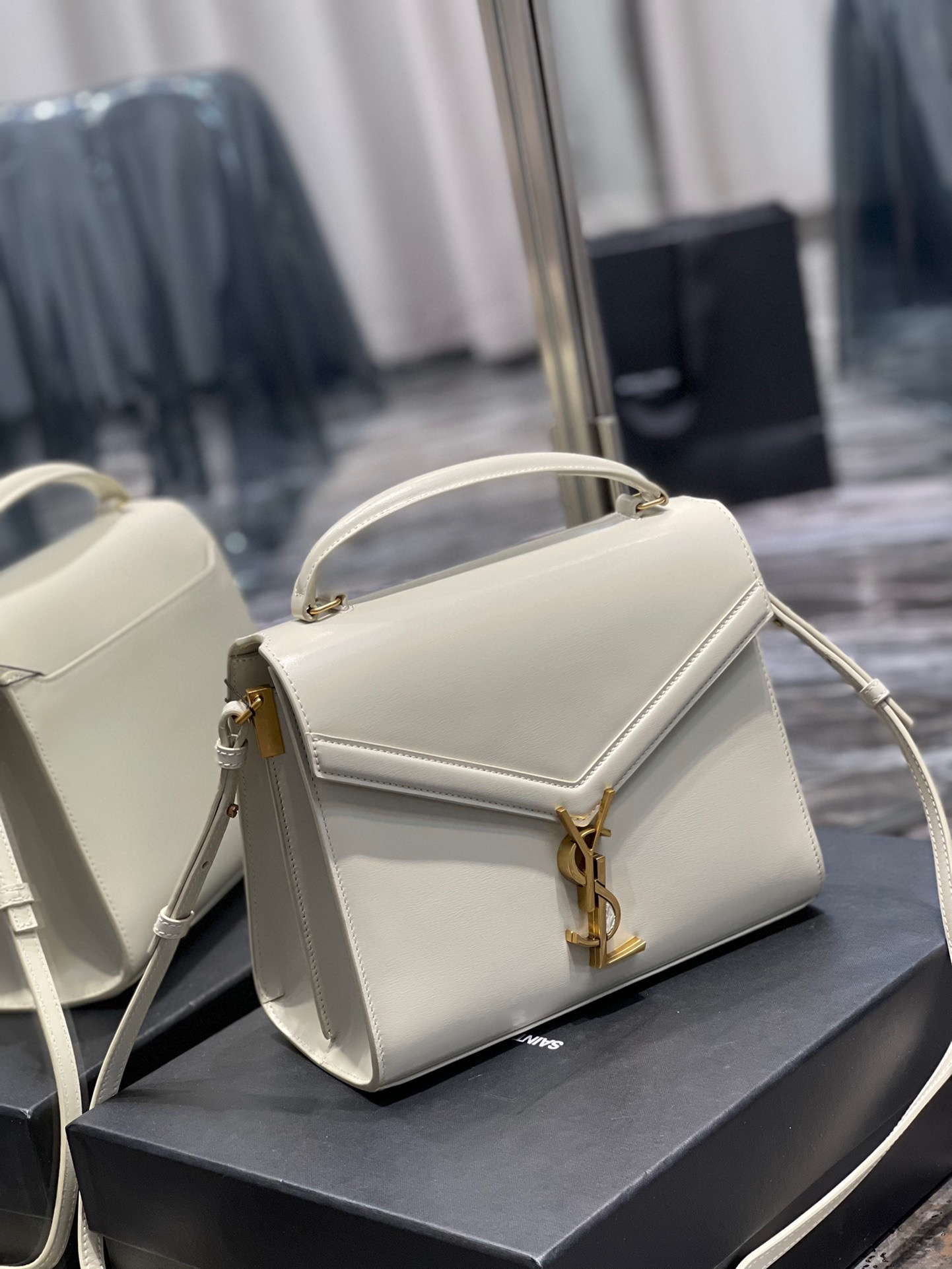 Sa1nt Lau*nt Cassandra Medium Top Handle Bag Black/White/Burgundy/Grey/Brown For Women‎ 9.6in/24.5cm
