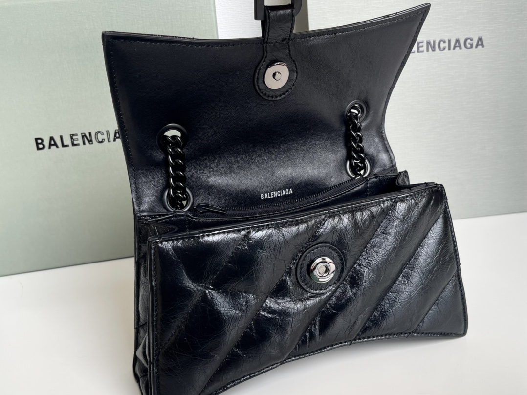 Ba1en*iaga Crush Small Chain Bag Quilted In Black For Women 9.8in/25cm 716351210IY1000