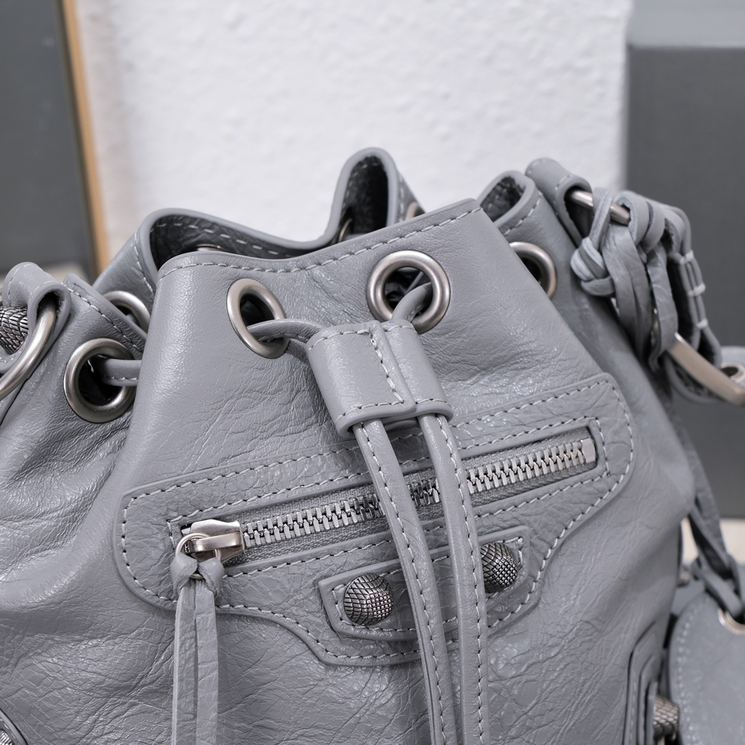 Ba1en*iaga Le Cagole Xs Bucket Bag White/Black/Light Black/Grey/Light Grey For Women 7.8in/20 cm 7024311VG9Y9104
