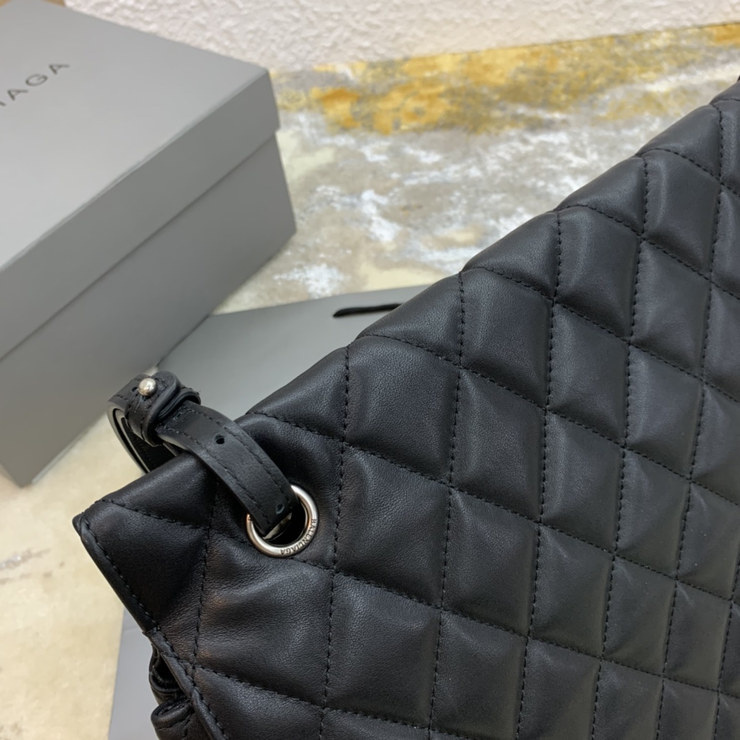Ba1en*iaga Touch B. Shoulder Bag Quilted Large In Black For Women 14n/36cm