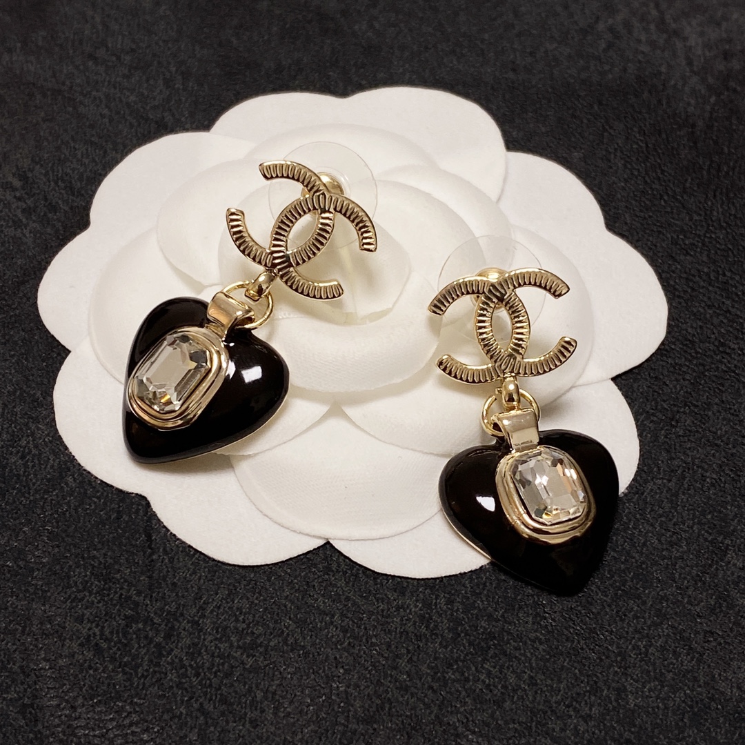 Ch**el Heart Earrings Black For Women