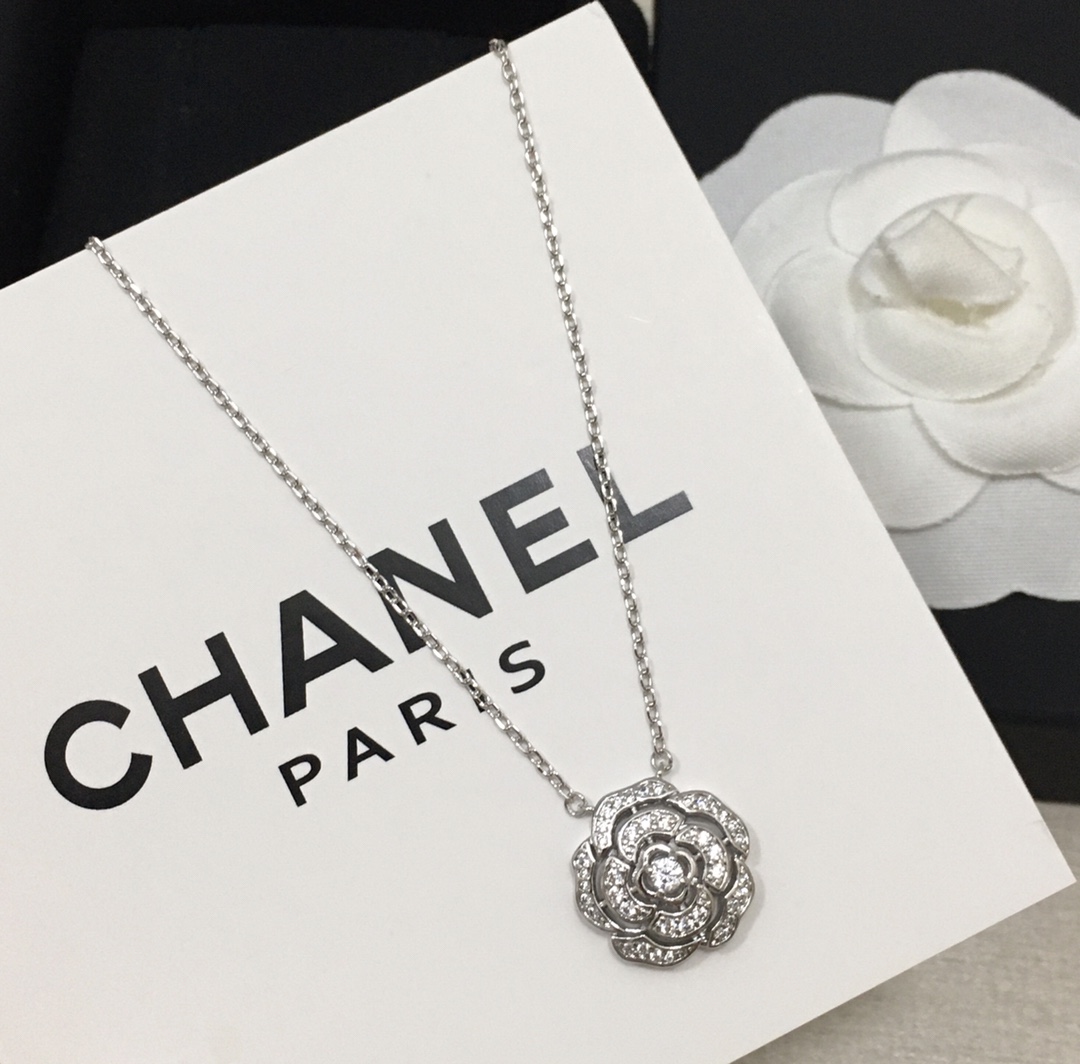 Ch**el Bouton De Camélia Necklace Silver Tone For Women J12071, 3599591939884