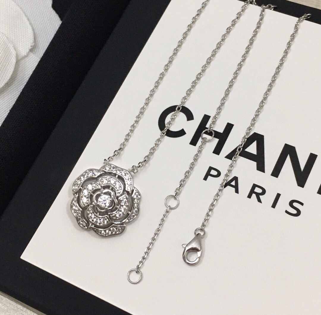 Ch**el Bouton De Camélia Necklace Silver Tone For Women J12071, 3599591939884