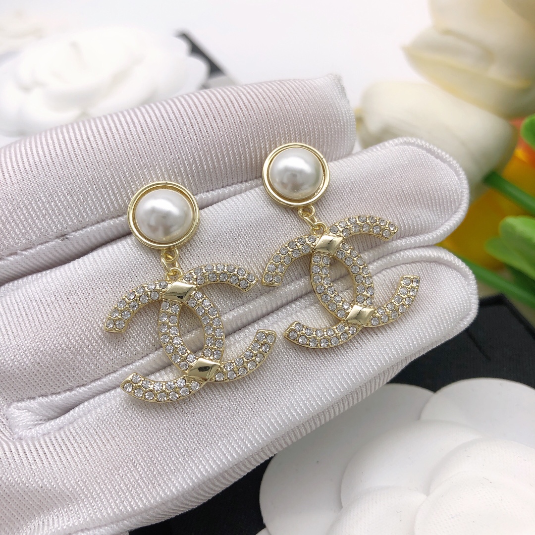 Ch**el C-Shaped Earrings Gold For Women