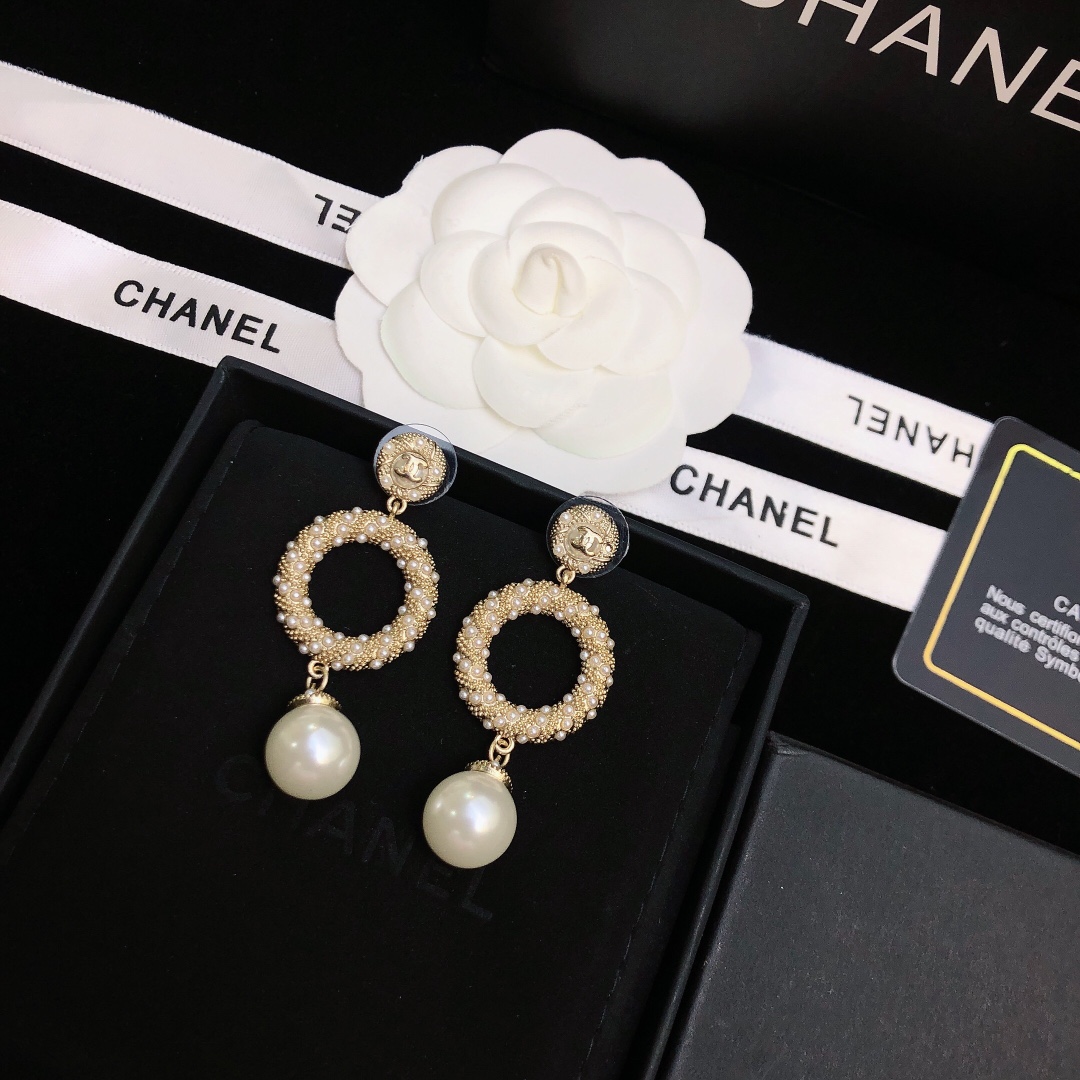 Ch**el Dangling White Pearl And Circle Earrings Gold Tone For Women