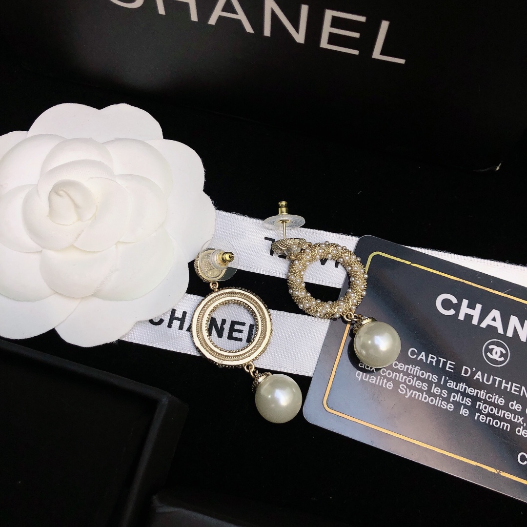 Ch**el Dangling White Pearl And Circle Earrings Gold Tone For Women