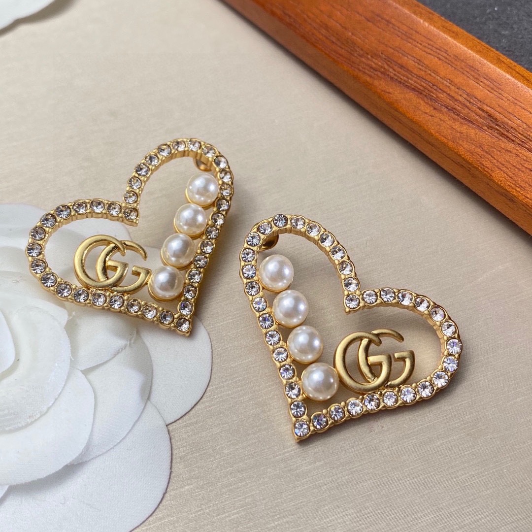 Gvc*1 Heart Peach Hollow Stud Earrings Gold For Women