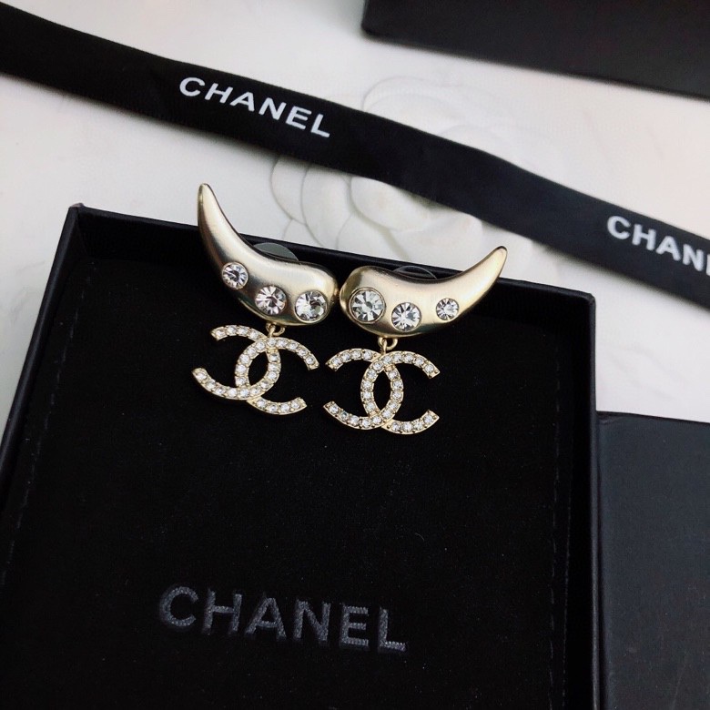 Ch**el Horn Shape Earrings Gold Tone For Women