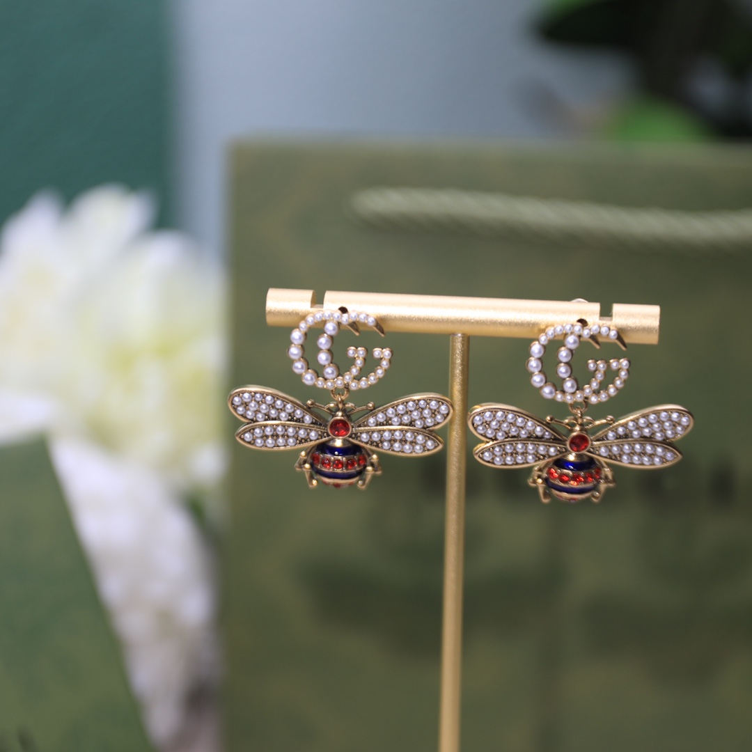 Gvc*1 Interlocking And Bee Pearl Earrings Gold Tone For Women