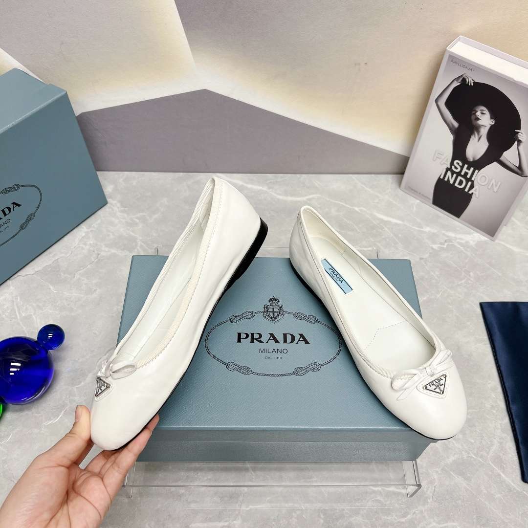 Pra*a Nappa Ballerinas White For Women