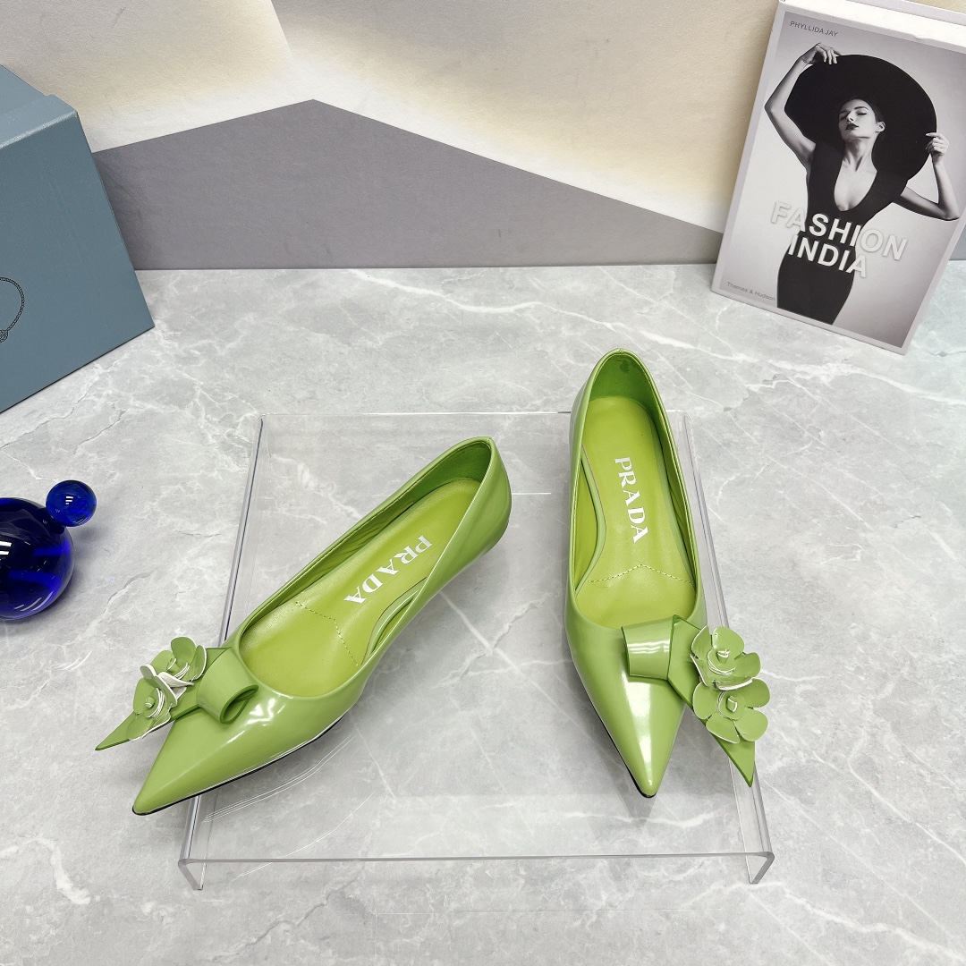 Pra*a Patent Pumps Green For Women