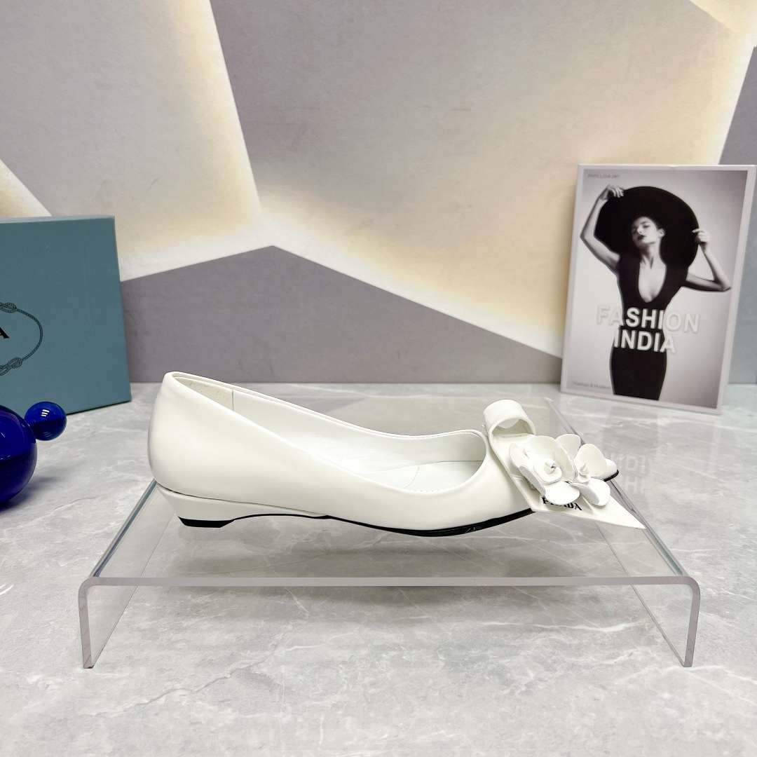 Pra*a Patent Pumps White For Women