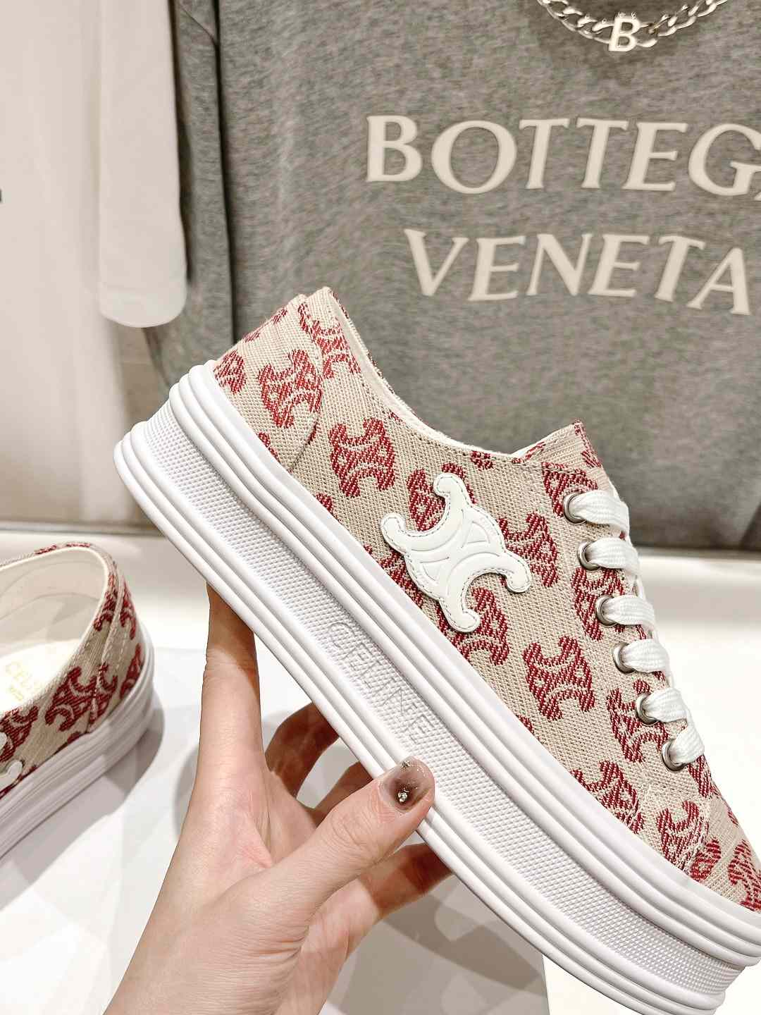 Ce1i*e Triomphe Sneakers In Canvas Red For Women