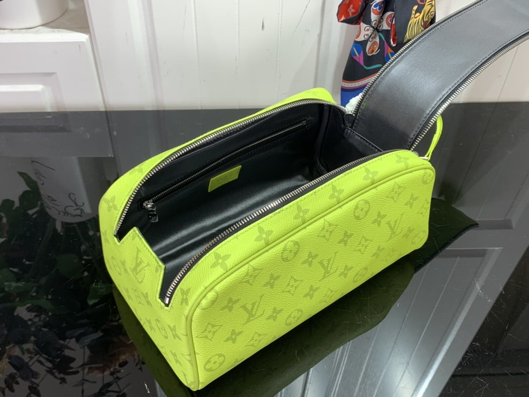 Dopp Kit Light Green 28cm/ 11 in