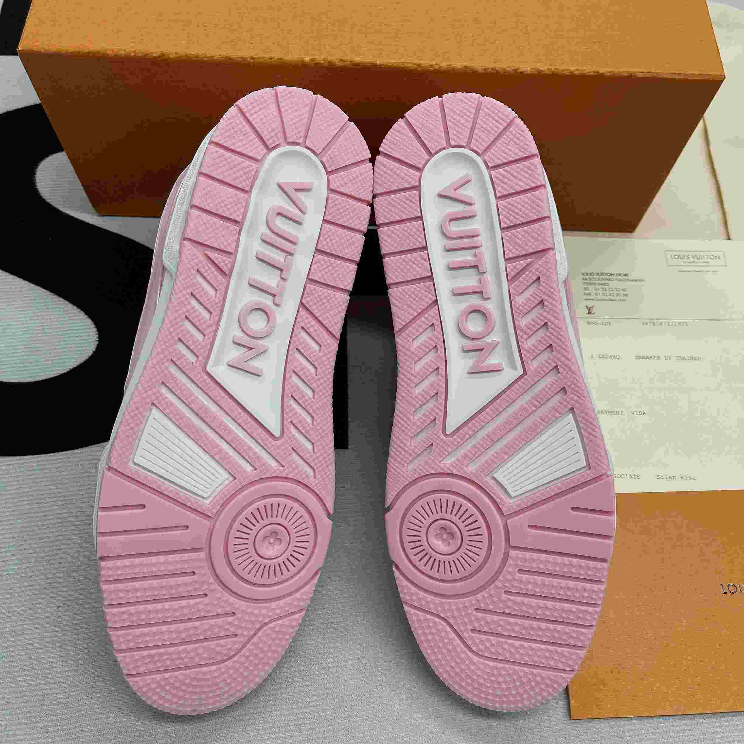 L0vis Vvtt0n LV Trainer Sneaker Pink For Men 1ABOEI