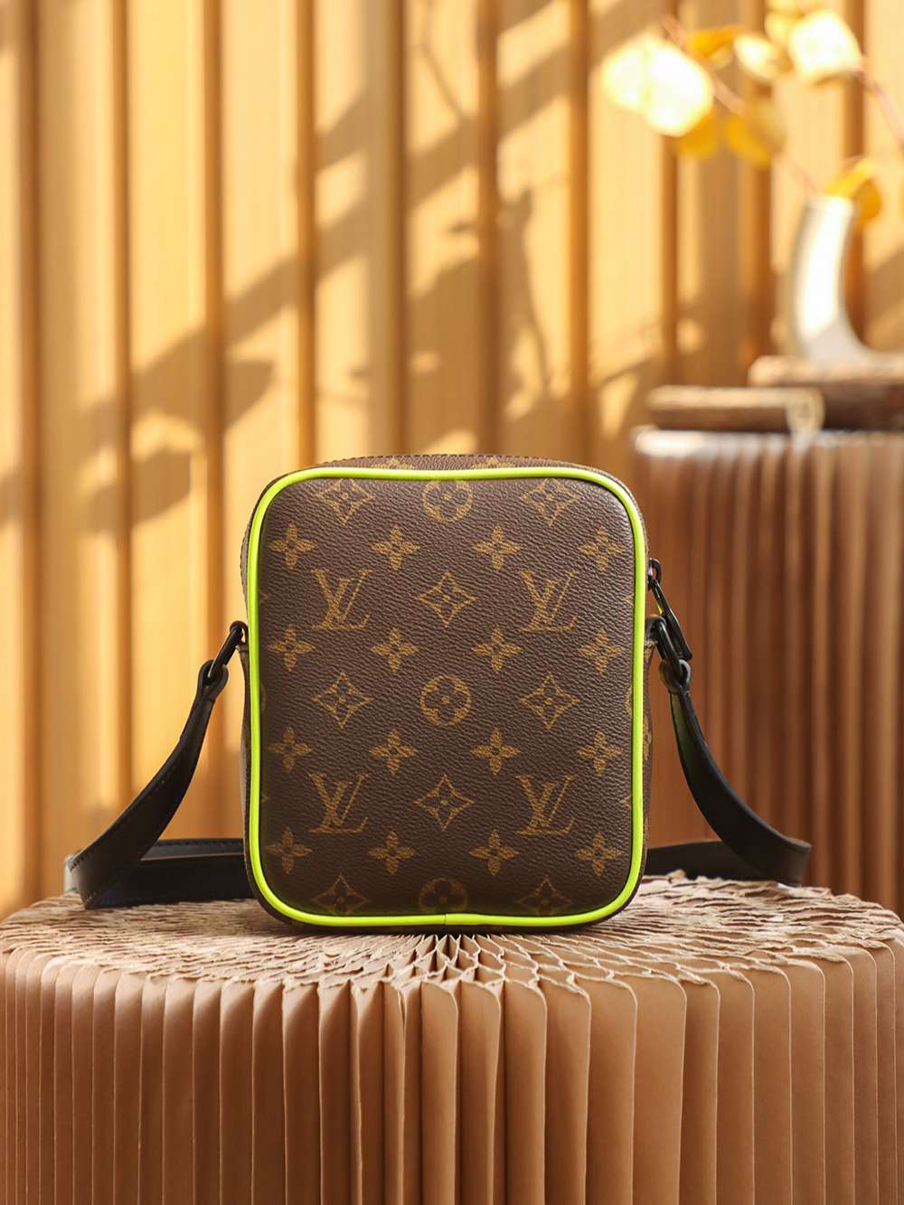 L0vis Vvtt0n Christopher Wearable Wallet Brown For Men 17cm / 6.7in M80793