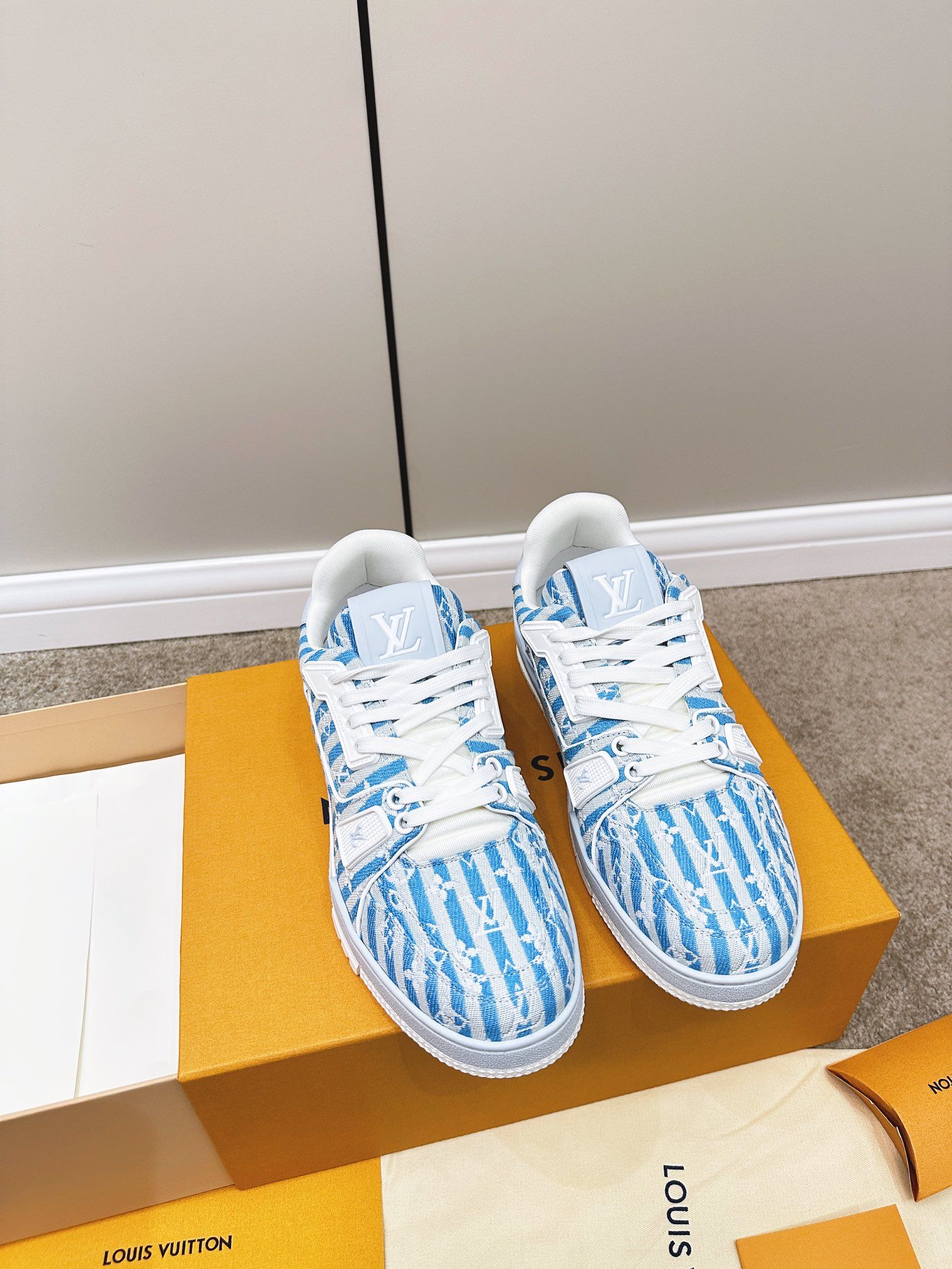 L0vis Vvtt0n Retro Basketball Sneakers Blue For Women