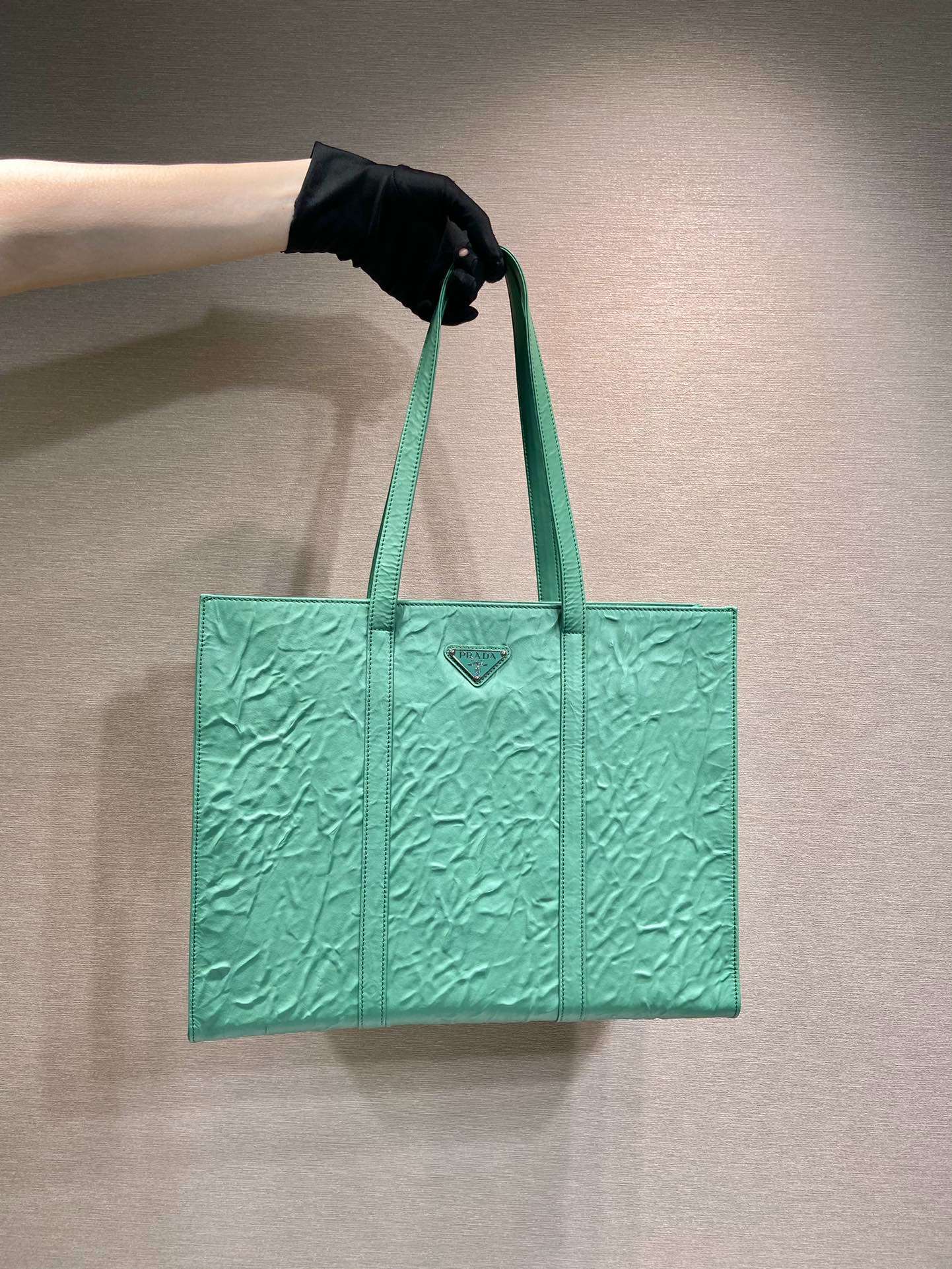 Pra*a Large Antique Nappa Tote Grey/Green For Women 15.3in/39cm 1BG460_UVL_F0480_V_OOO