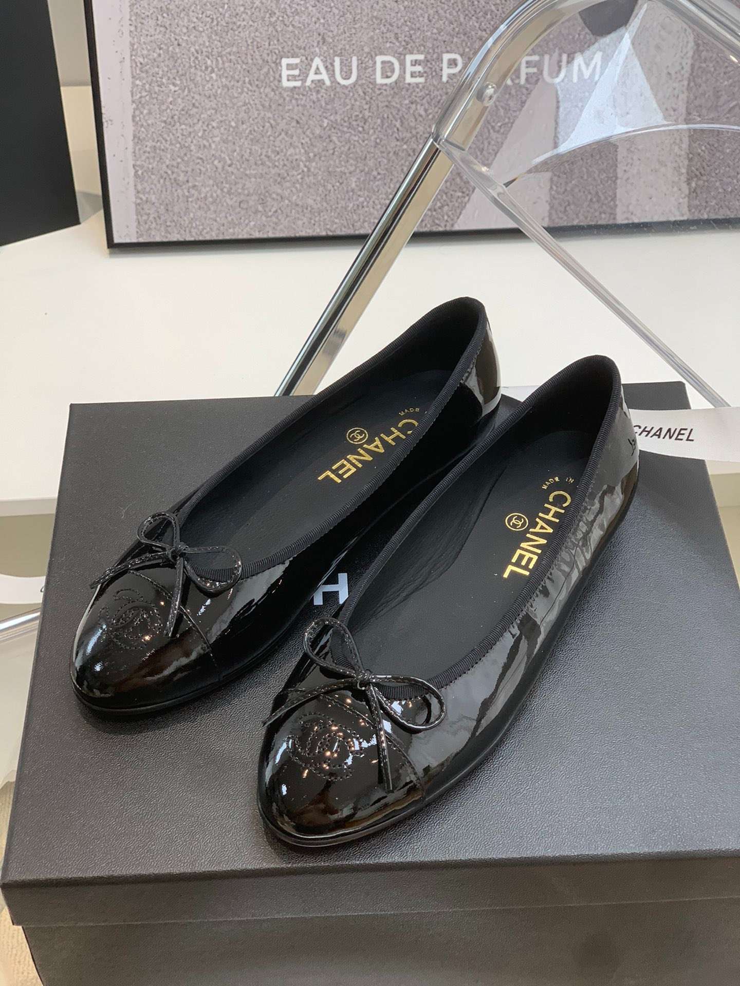 Ch**el Ballet Flats Black For Women