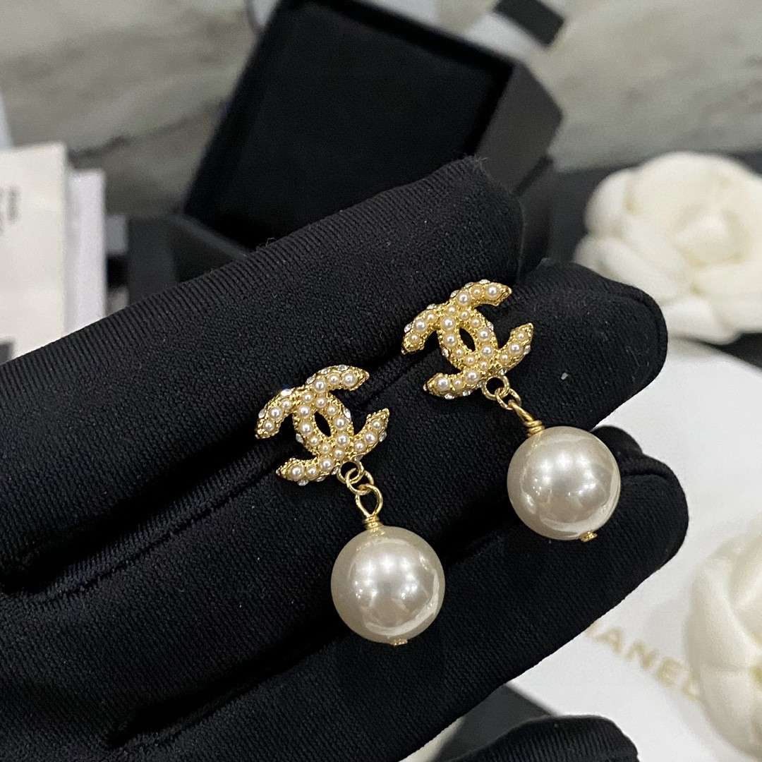 Ch**el Tassel Long Crystal D1am0nd Pearl Earrings Gold For Women