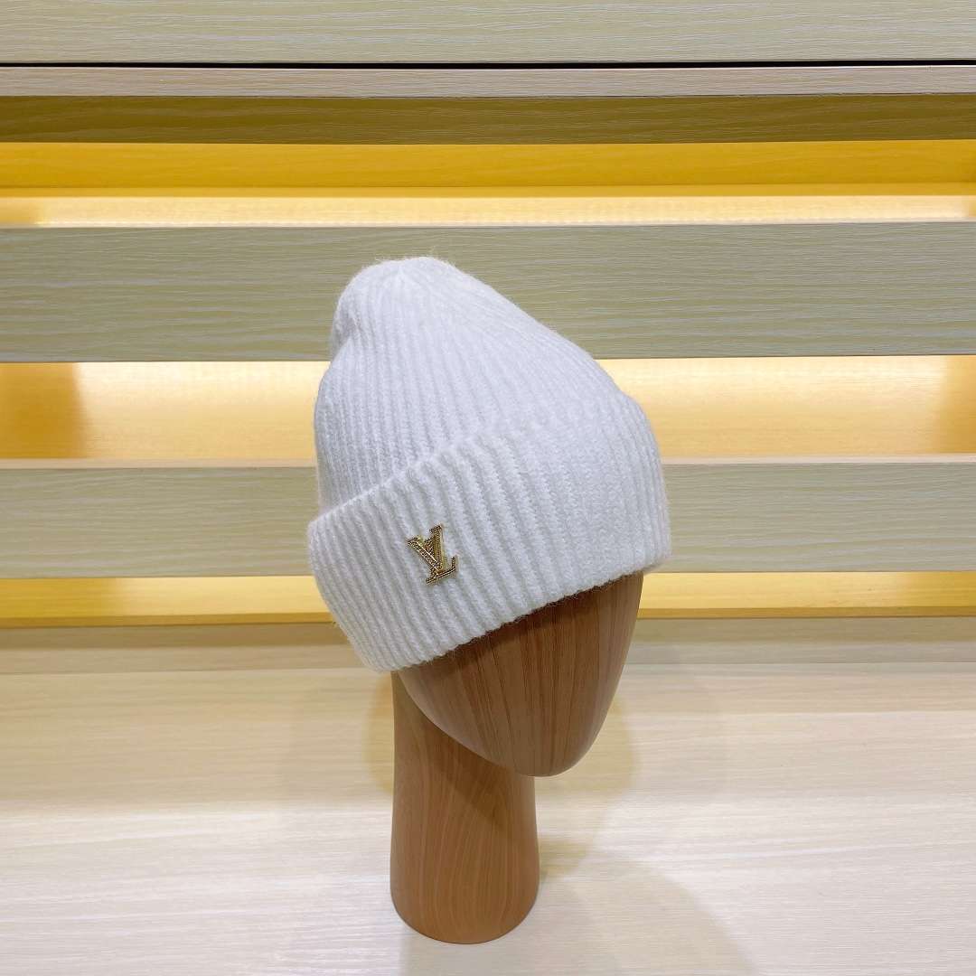 L0vis Vvtt0n Ahead Beanie White For Women