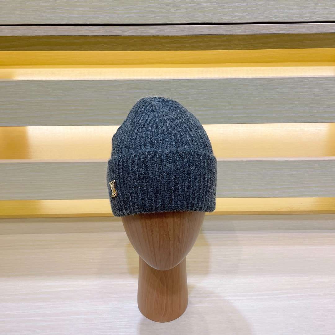 L0vis Vvtt0n Ahead Beanie Blue For Women