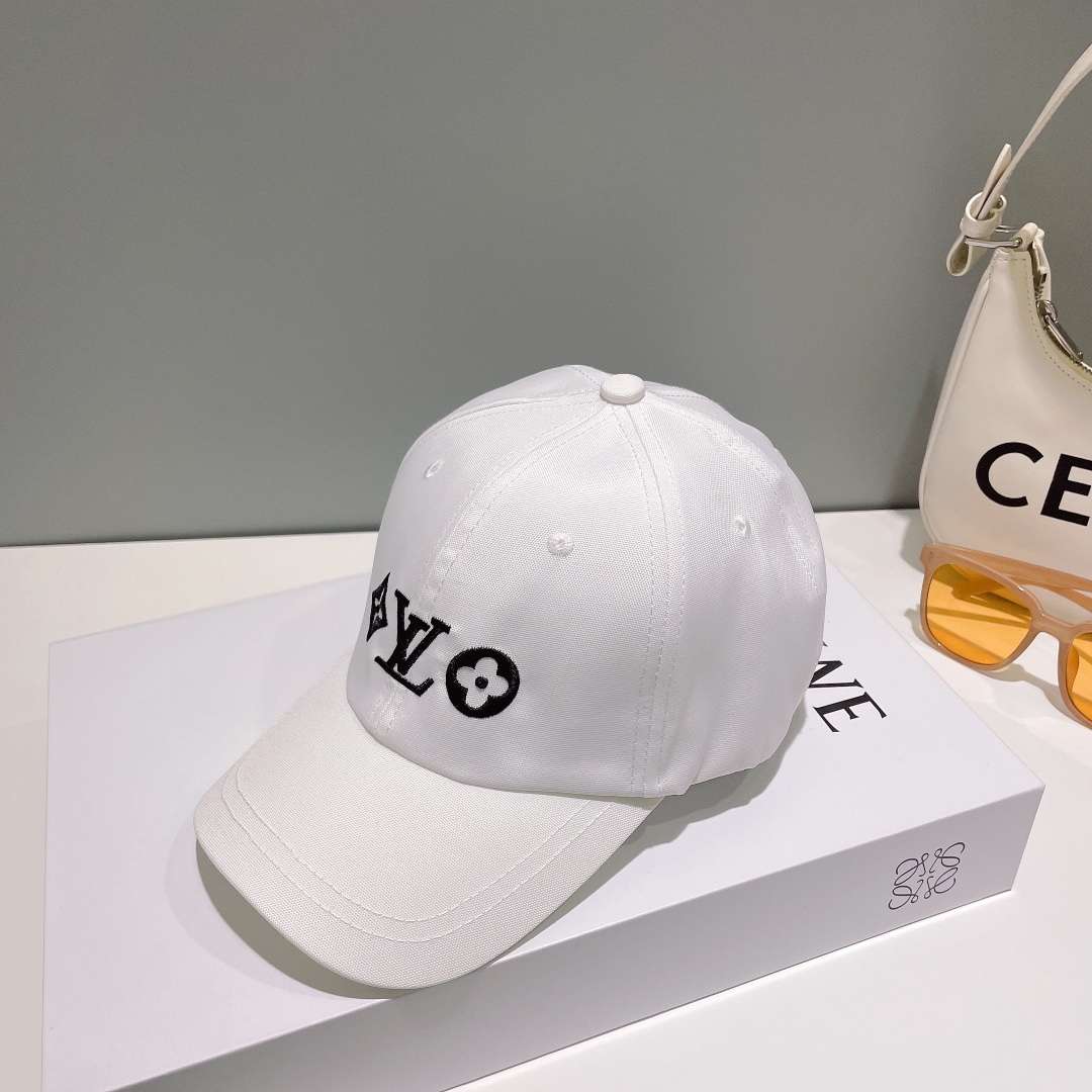 L0vis Vvtt0n Baseball Cap White For Men