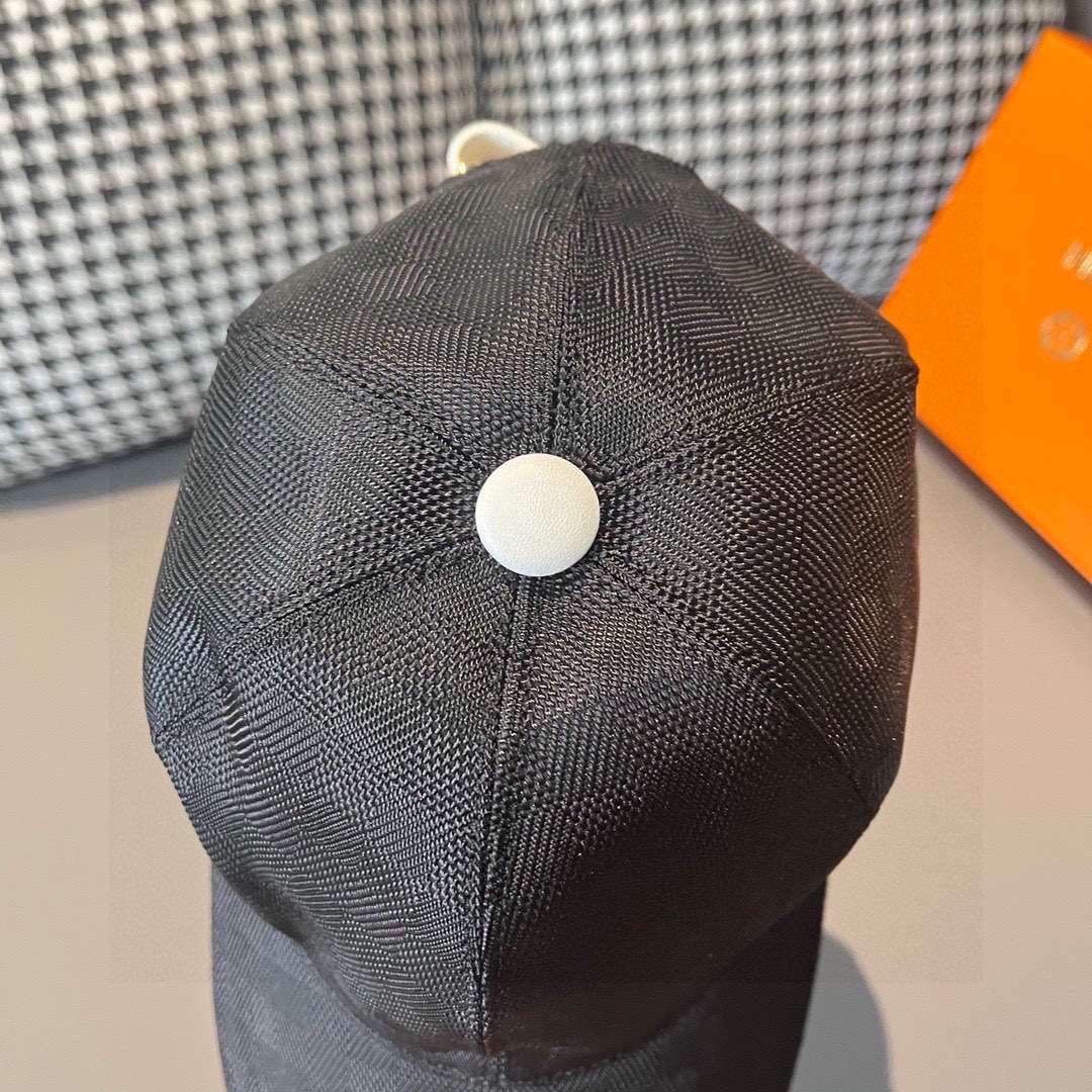 L0vis Vvtt0n Epi Monogram Cap Black For Men