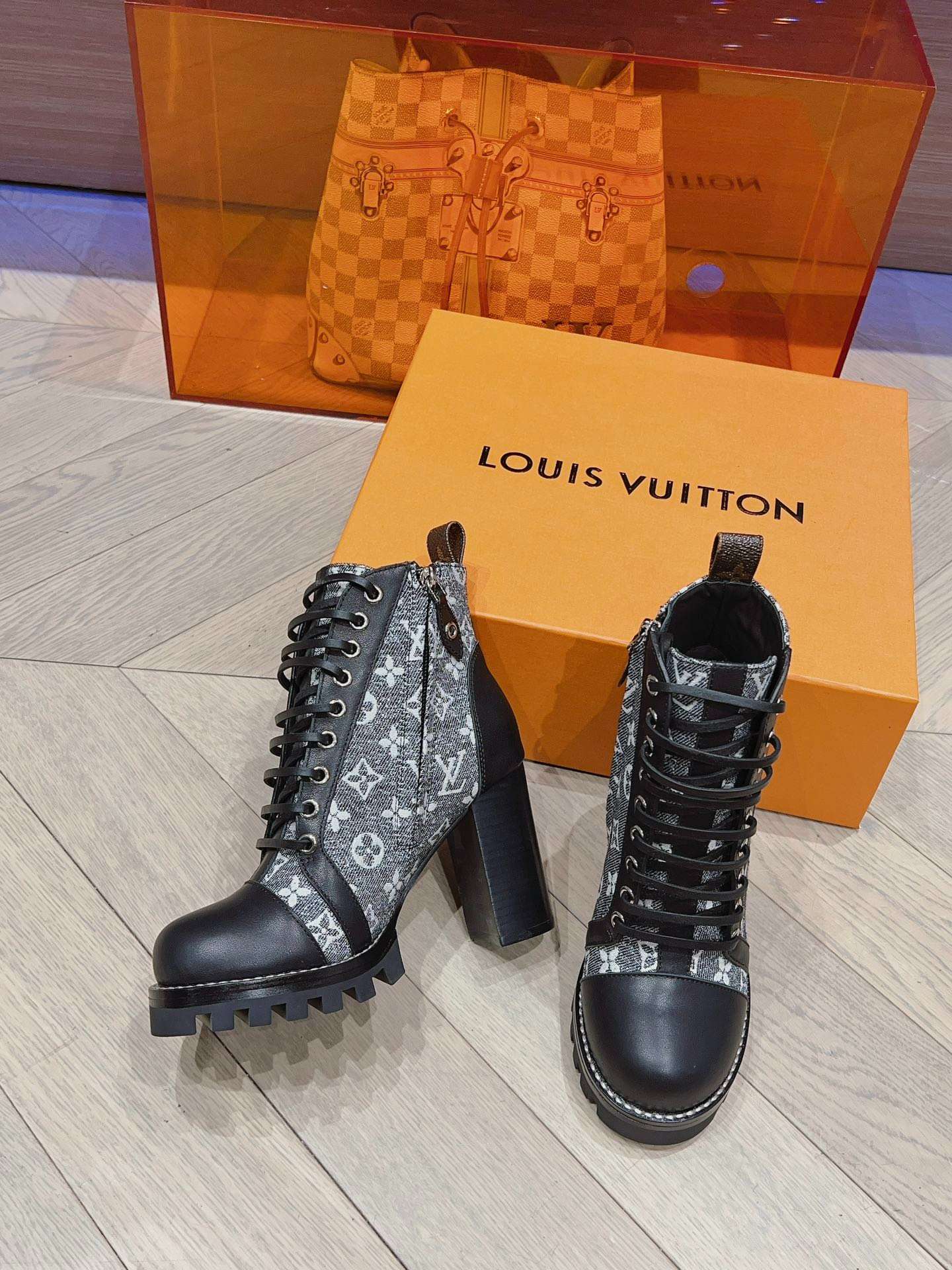 L0vis Vvtt0n Moonlight Ankle Boots Black For Women