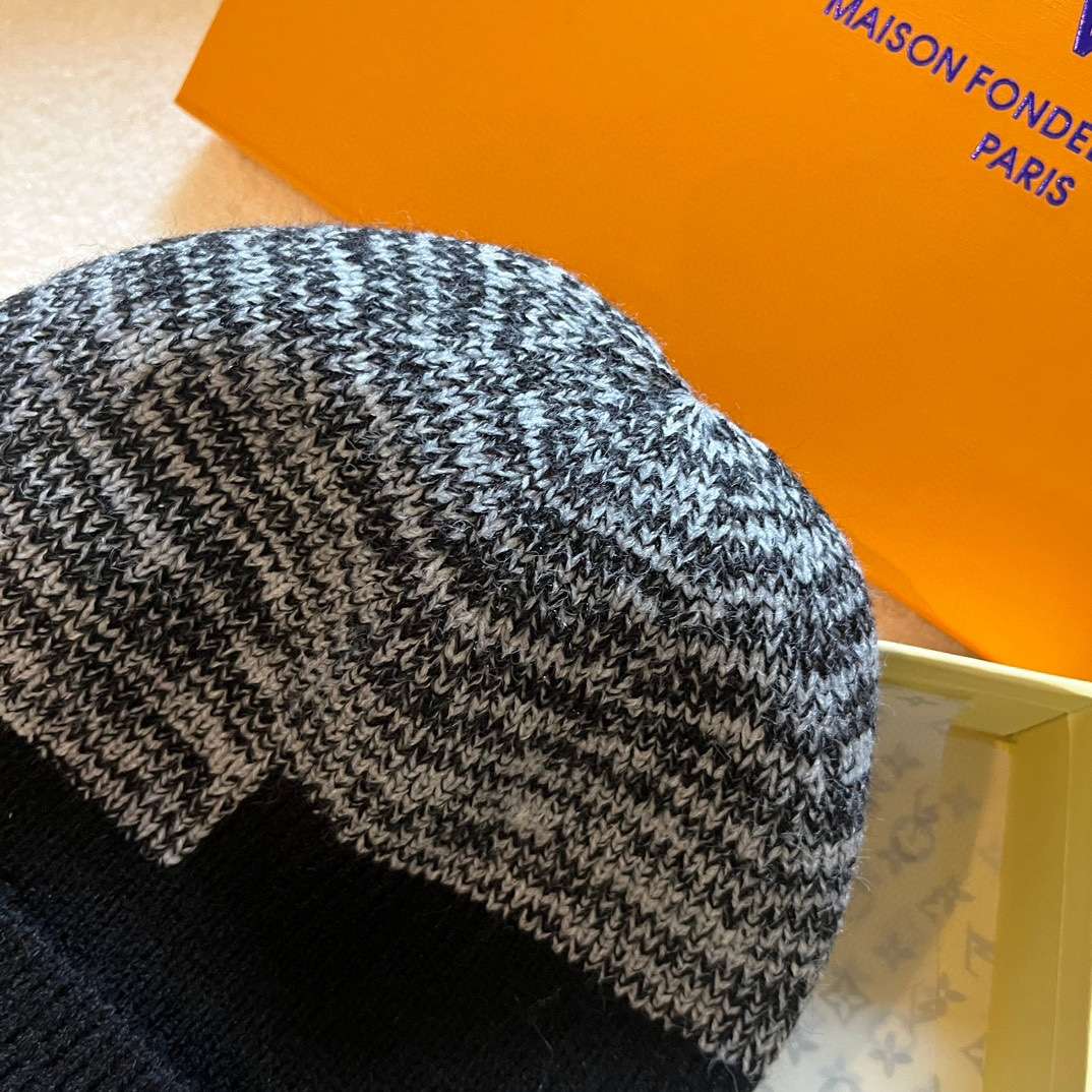L0vis Vvtt0n Neo Petit Damier Beanie Black For Women