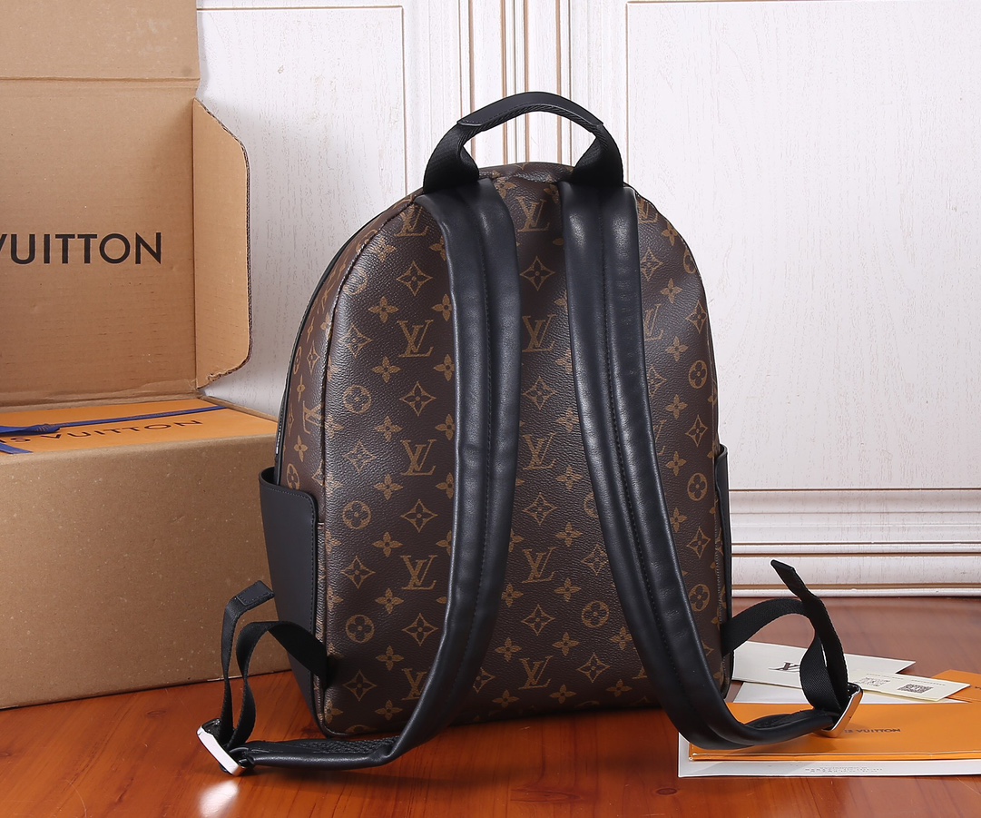 L0vis Vvtt0n Discovery Backpack PM Brown For Men 11.4in/29cm M46684