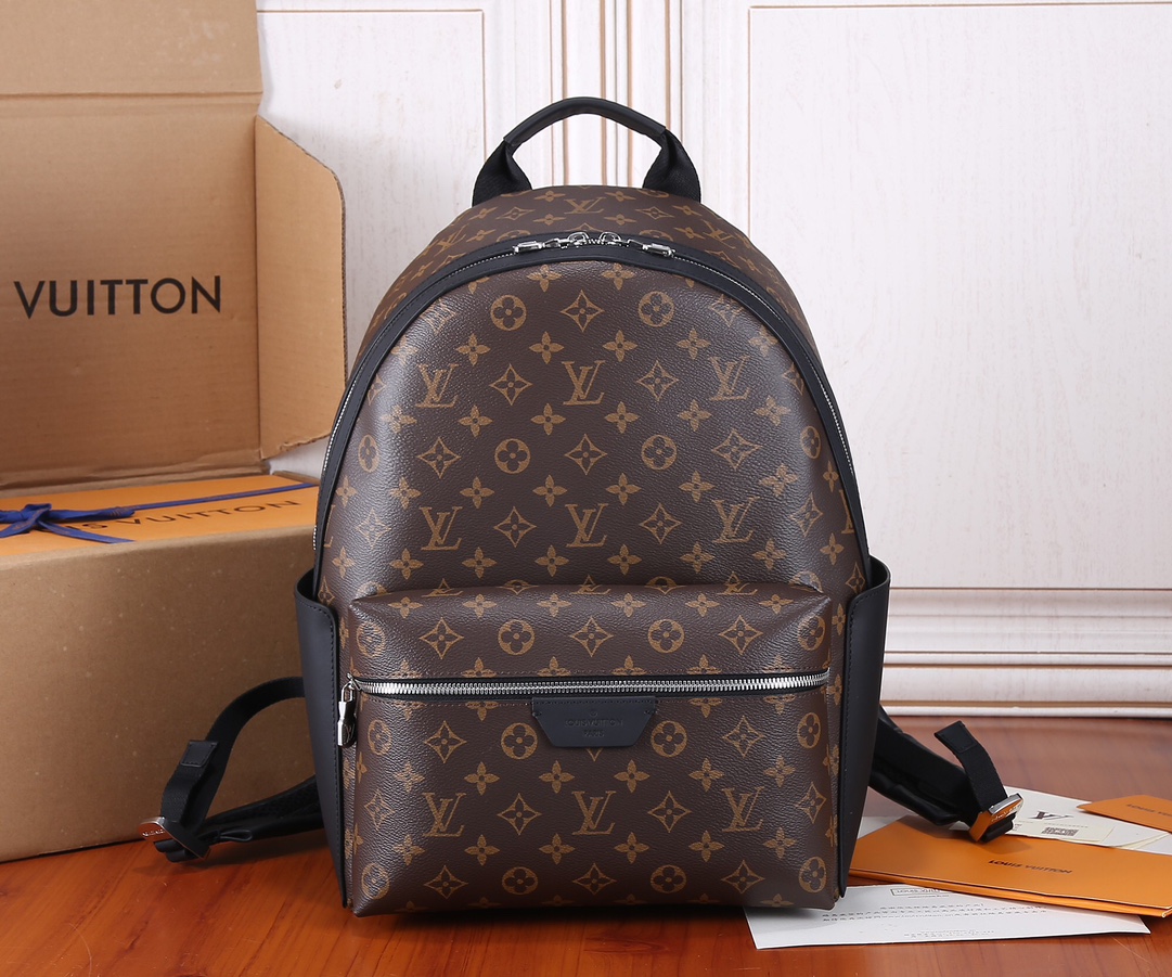 L0vis Vvtt0n Discovery Backpack PM Brown For Men 11.4in/29cm M46684