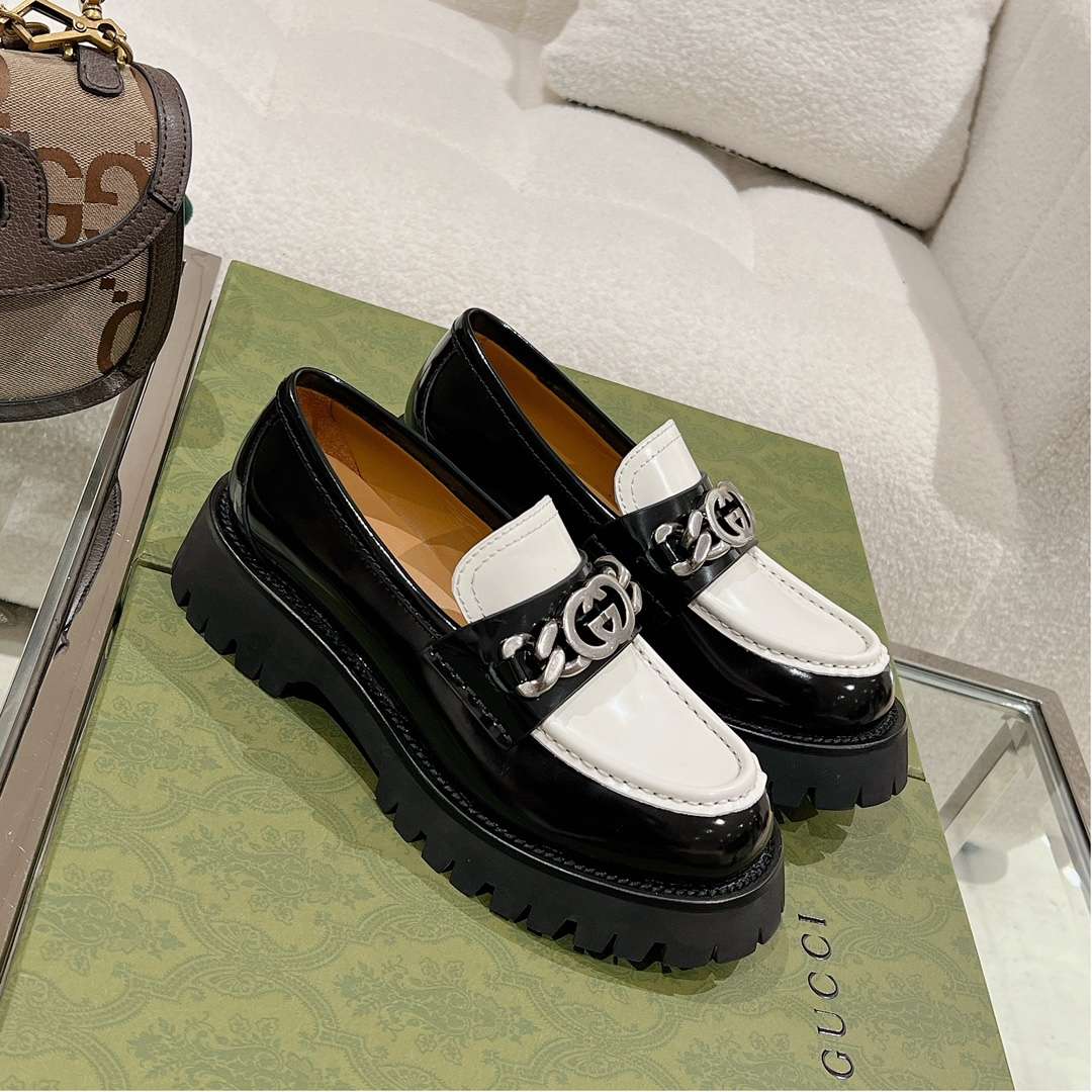 Ch**el Moccasins Black/White For Women