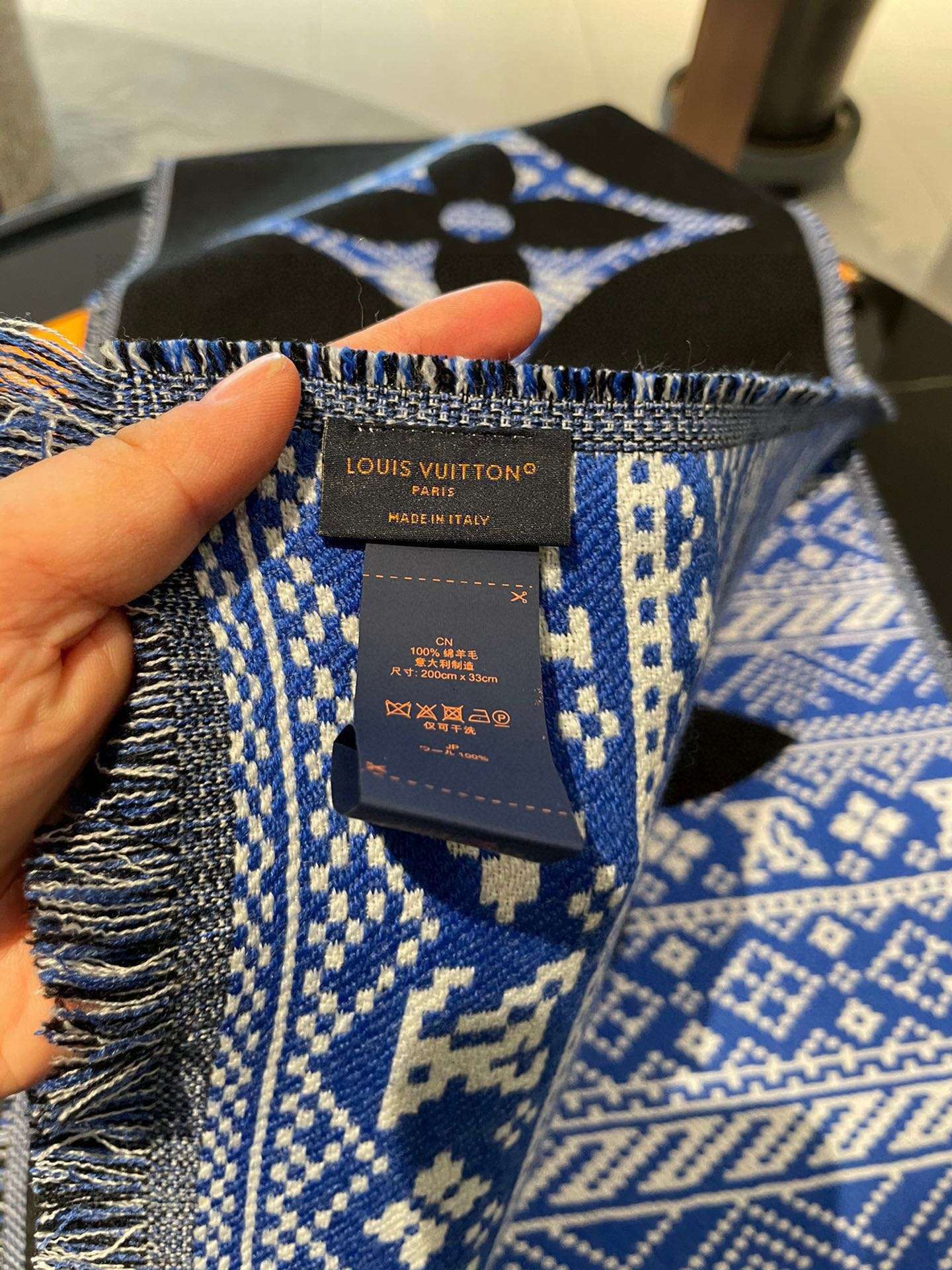 L0vis Vvtt0n MNG Two-Sided Scarf Blue For Women