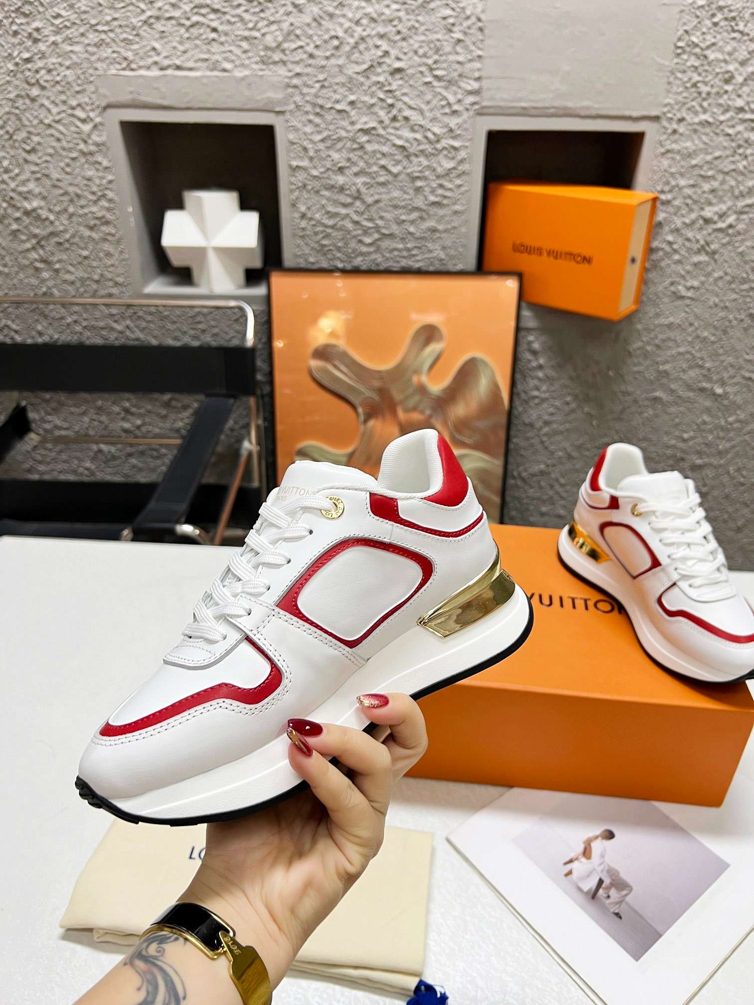 L0vis Vvtt0n Neo Run Away Sneaker White For Women