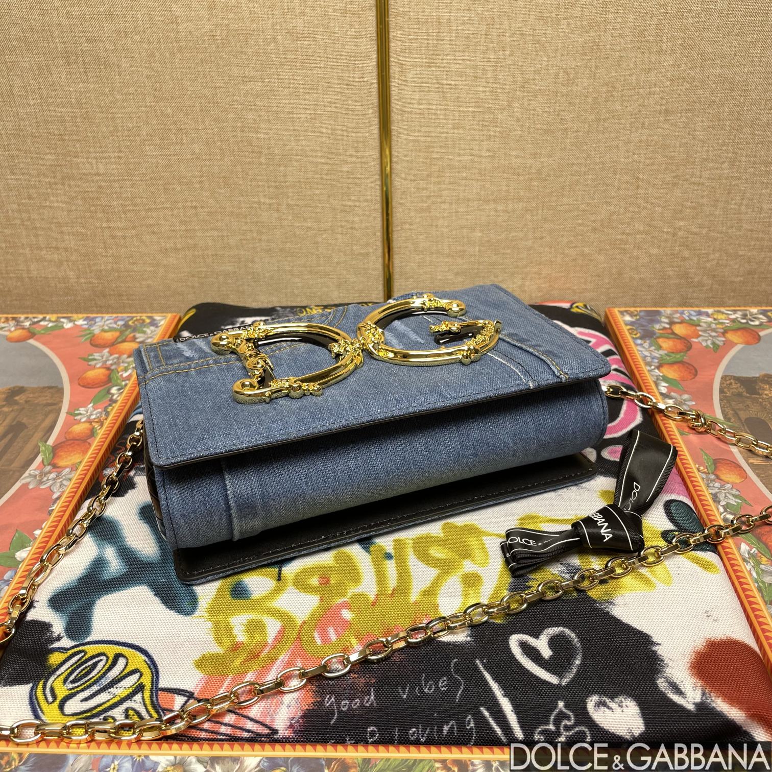 Dolce & Gabbana Girls Bag In Patchwork Denim And Plain Blue For Women 8.3in/21cm