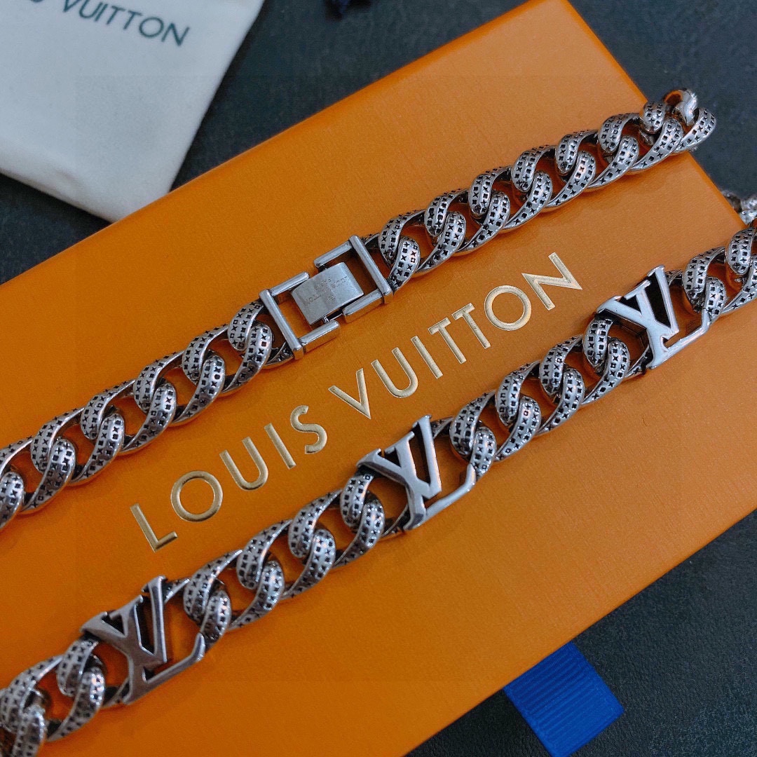 L0vis Vvtt0n Necklace Silver For Women