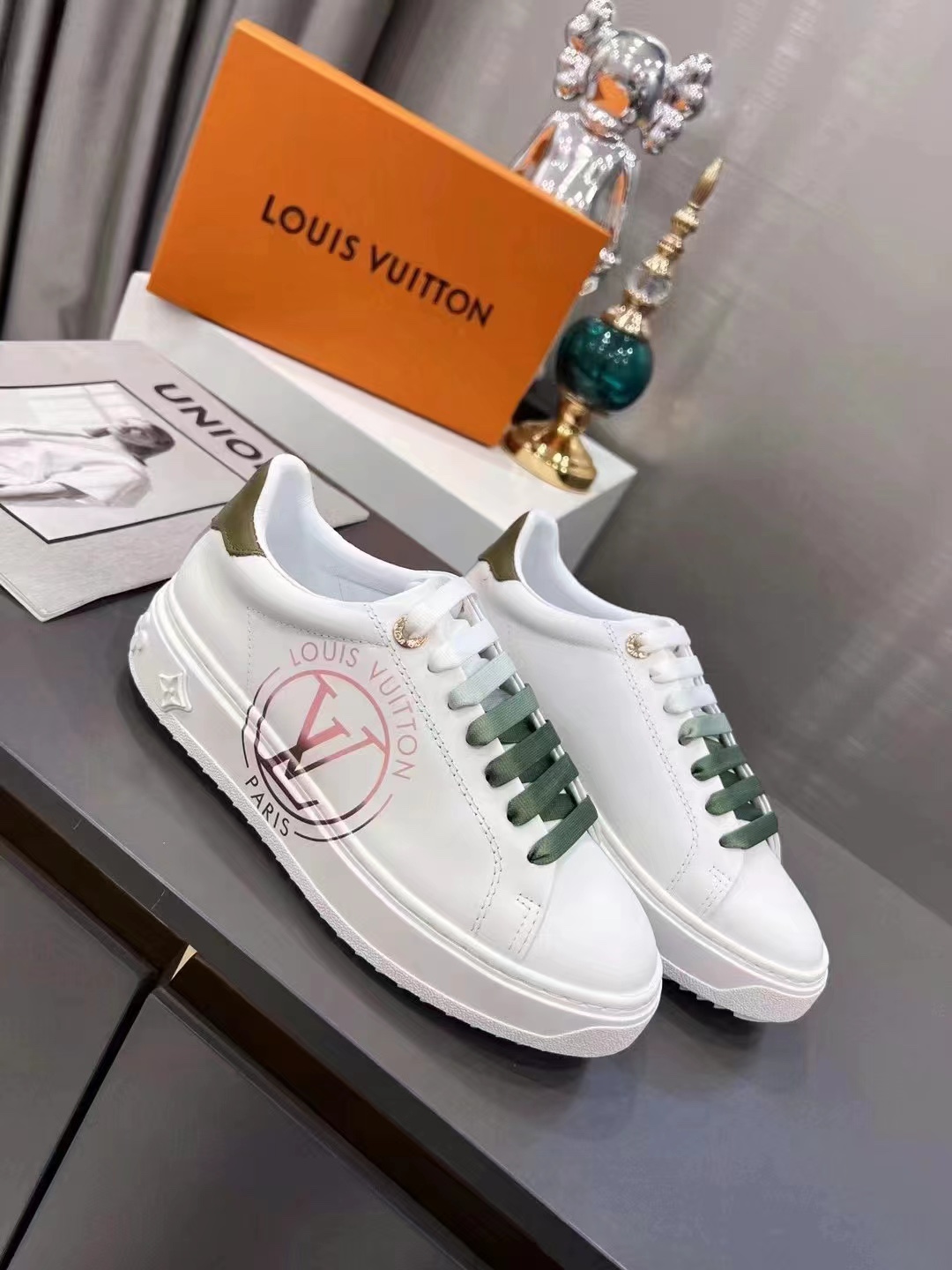 L0vis Vvtt0n Women’s Time Out Sneaker Khaki Green For Women LV 1AA1C3