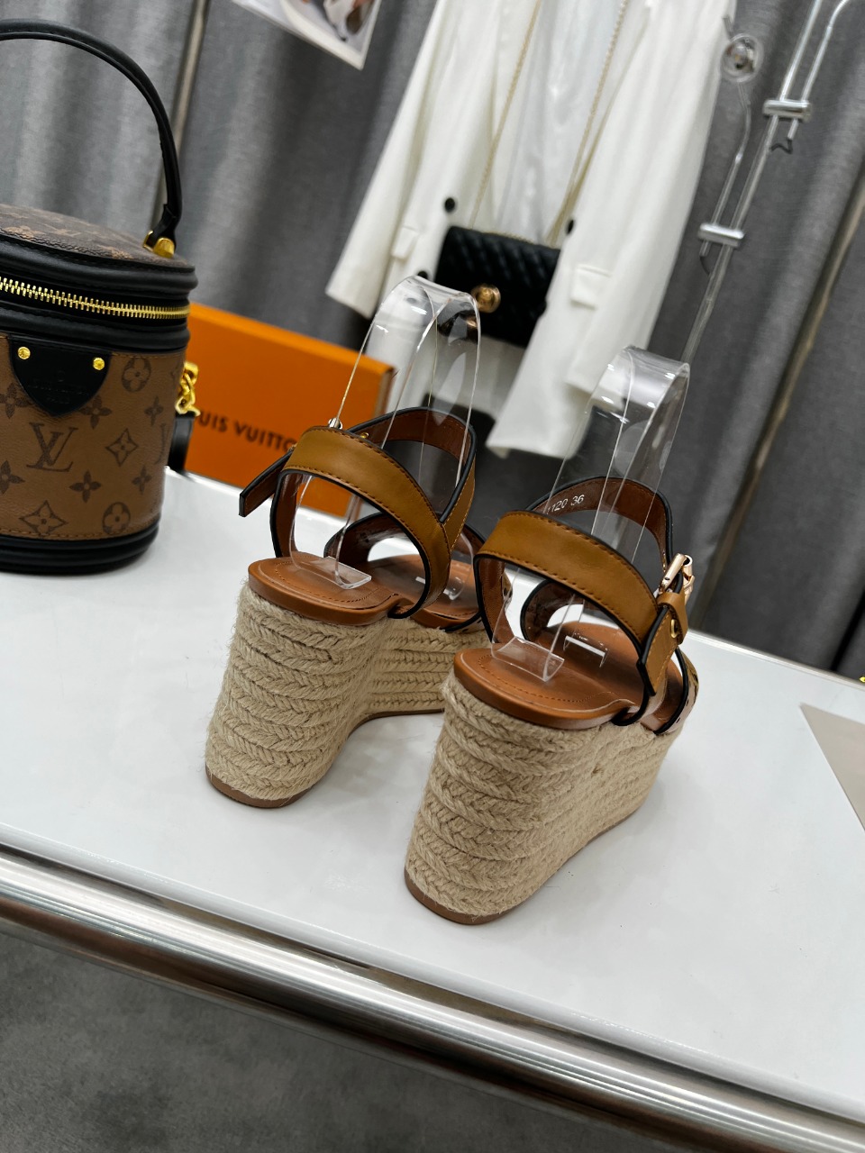 L0vis Vvtt0n Women’s Starboard Wedge Sandal Brown For Women LV 1A9PLN