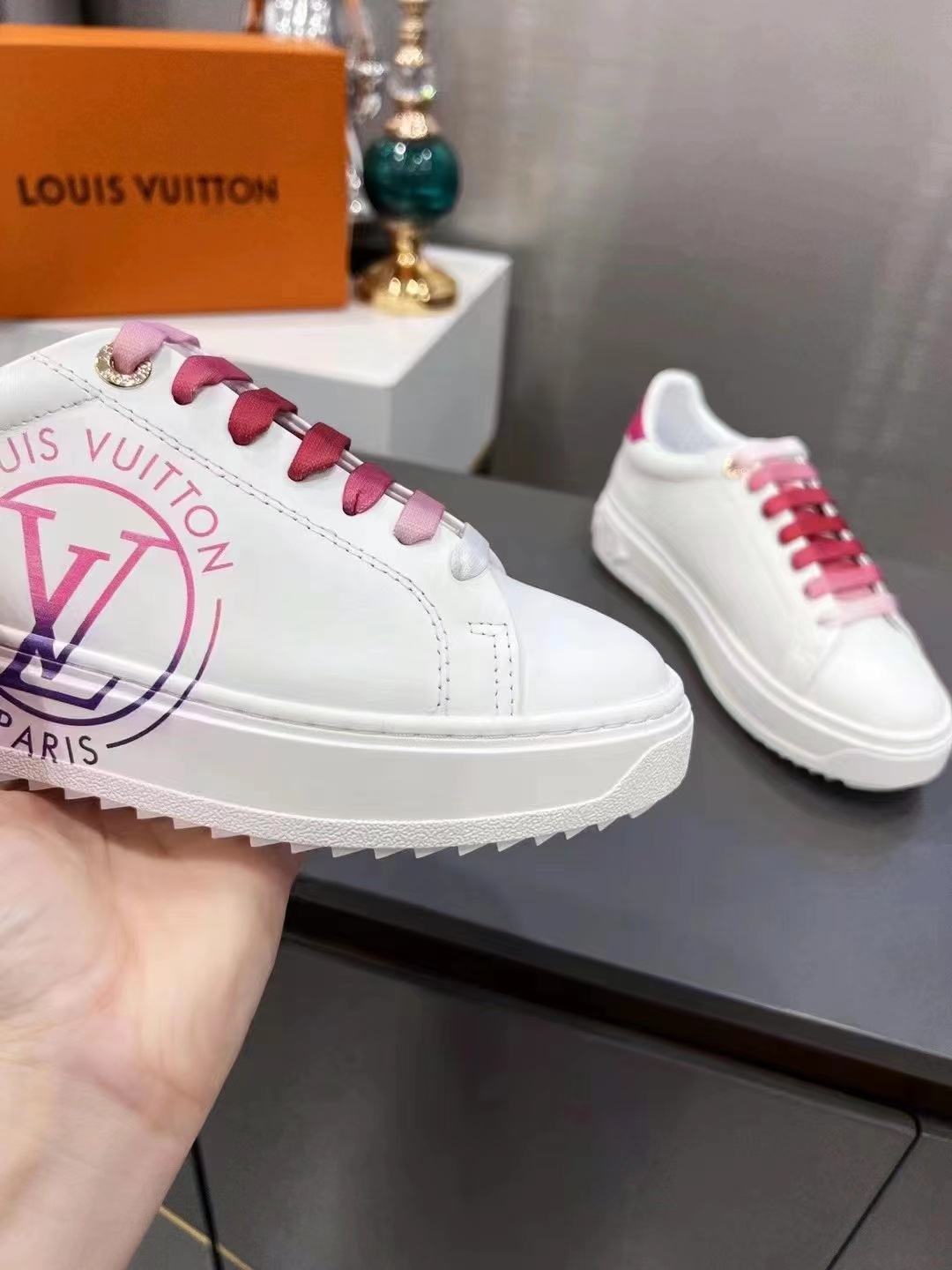 L0vis Vvtt0n Women’s Time Out Sneaker Fuchsia Pink For Women LV 1AA1BN